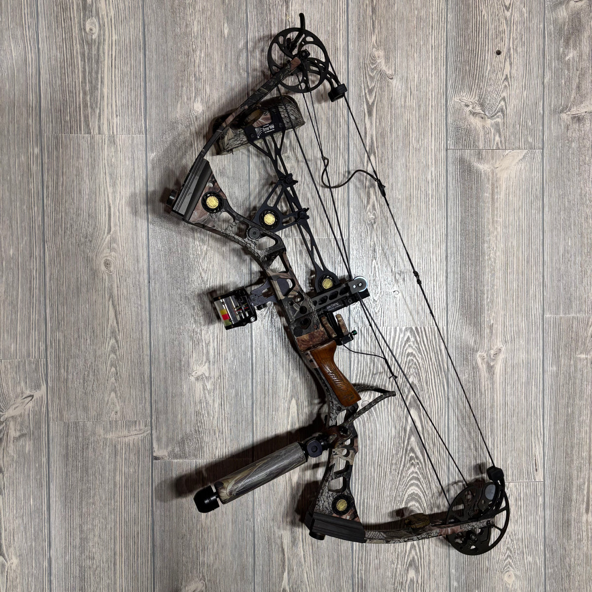Used Mathews Outback RH 29" 70lbs Package