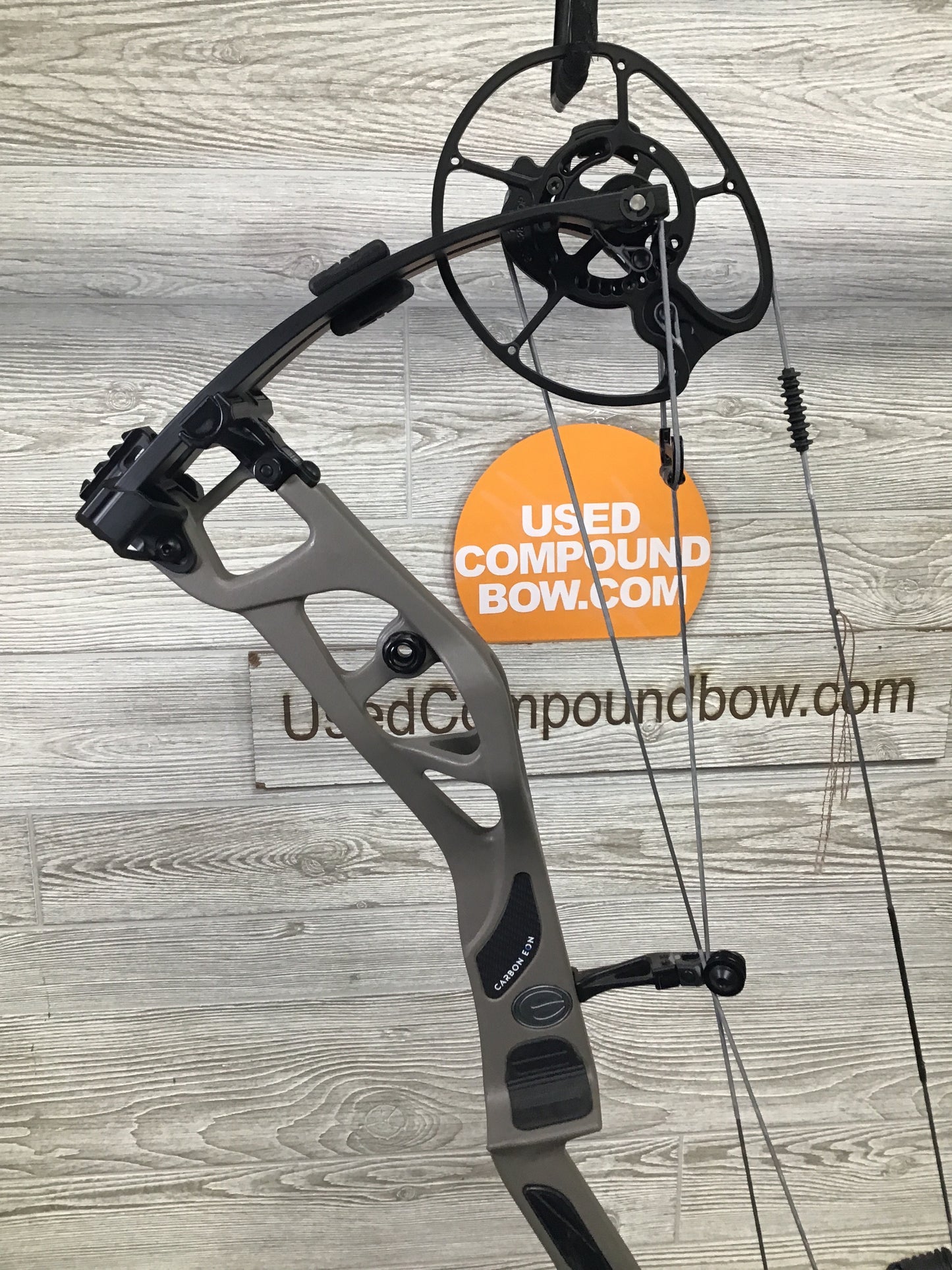 Elite Eon Carbon Sienna Brown RH 70lbs