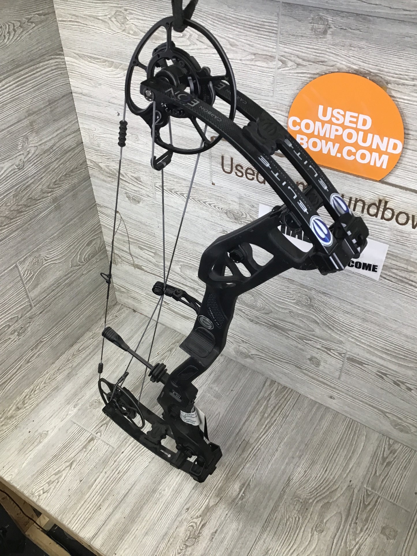 Elite Carbon Eon Black Left Hand 55-65lbs 25.5-31"
