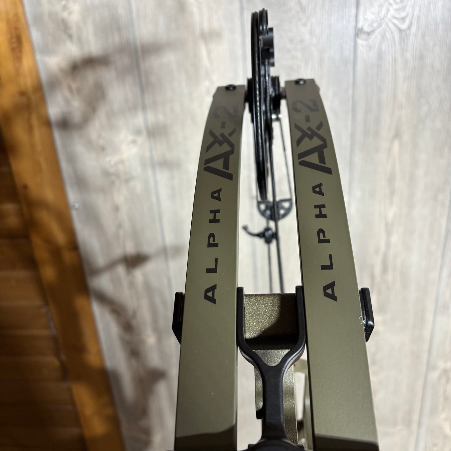 Used Hoyt Alpha AX-2 32 RH Wilderness