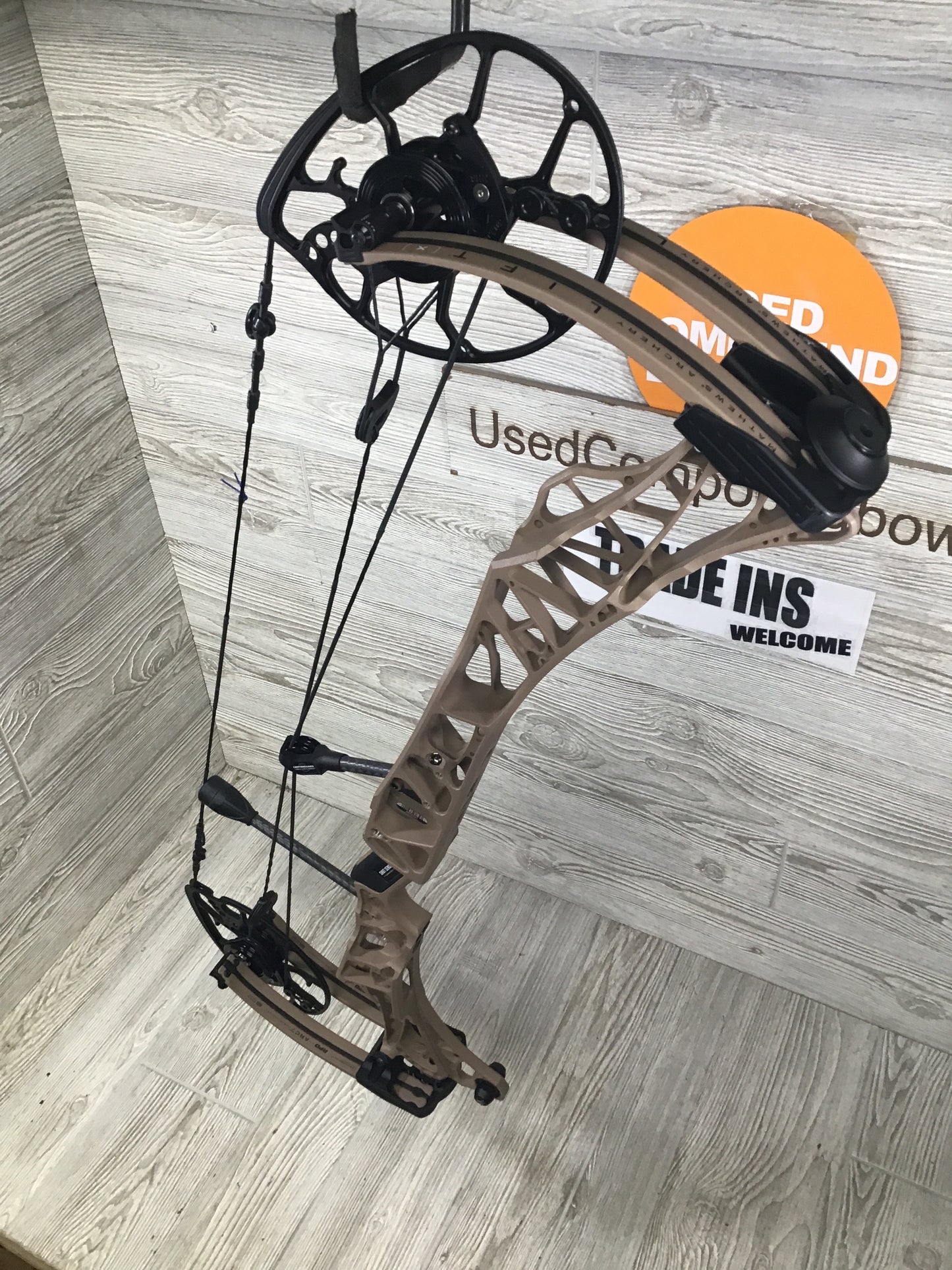 Used Mathews Lift X 29.5 Right Hand Earth 28.5/60#