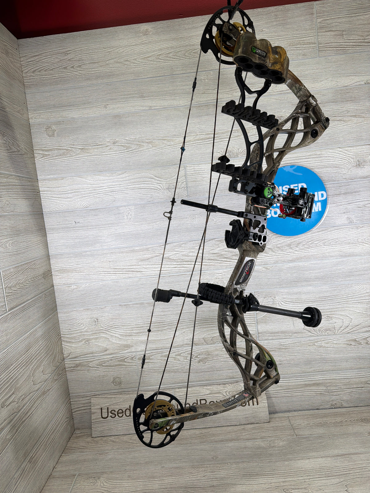 Used Bowtech Carbon Icon 28" 70lb Right Hand Camo Bow Pkg