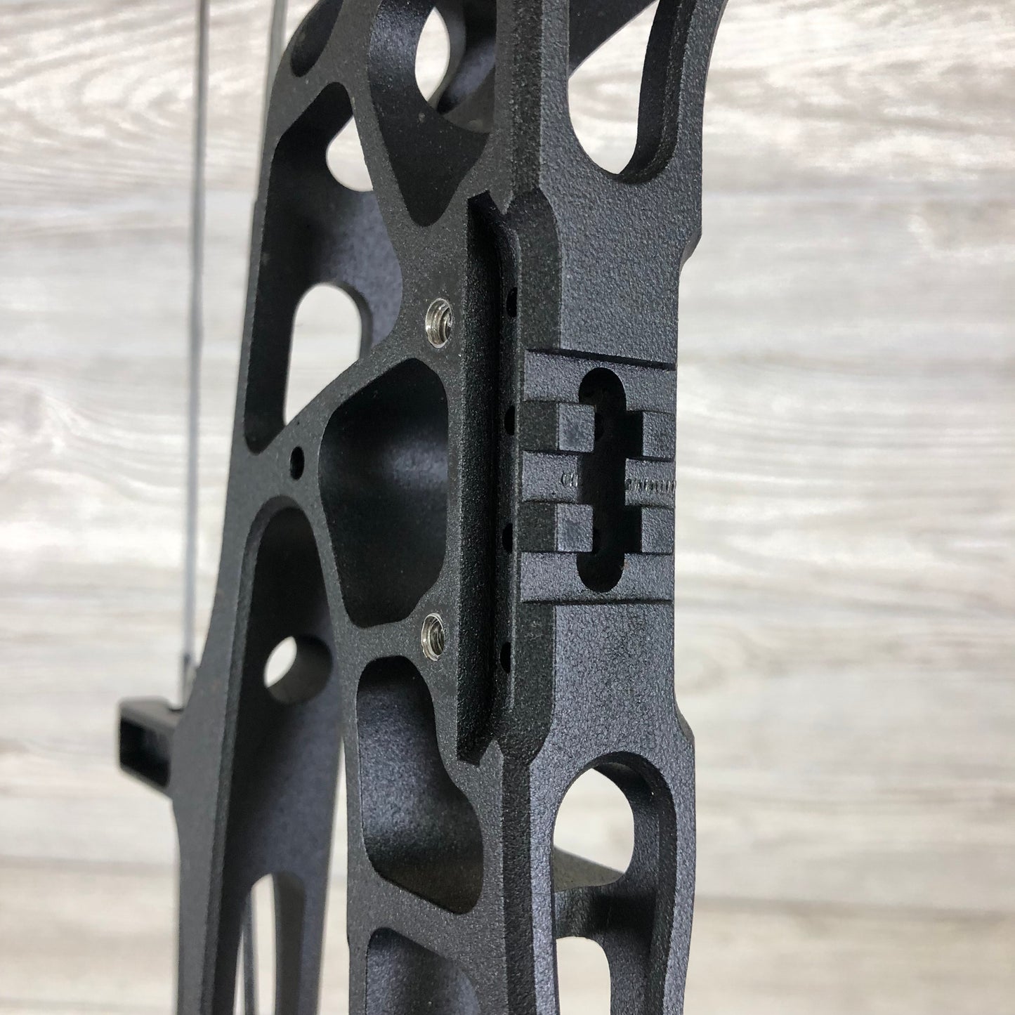 Used Hoyt Alpha X 33 Black 60-70# 26-31" Right Handed