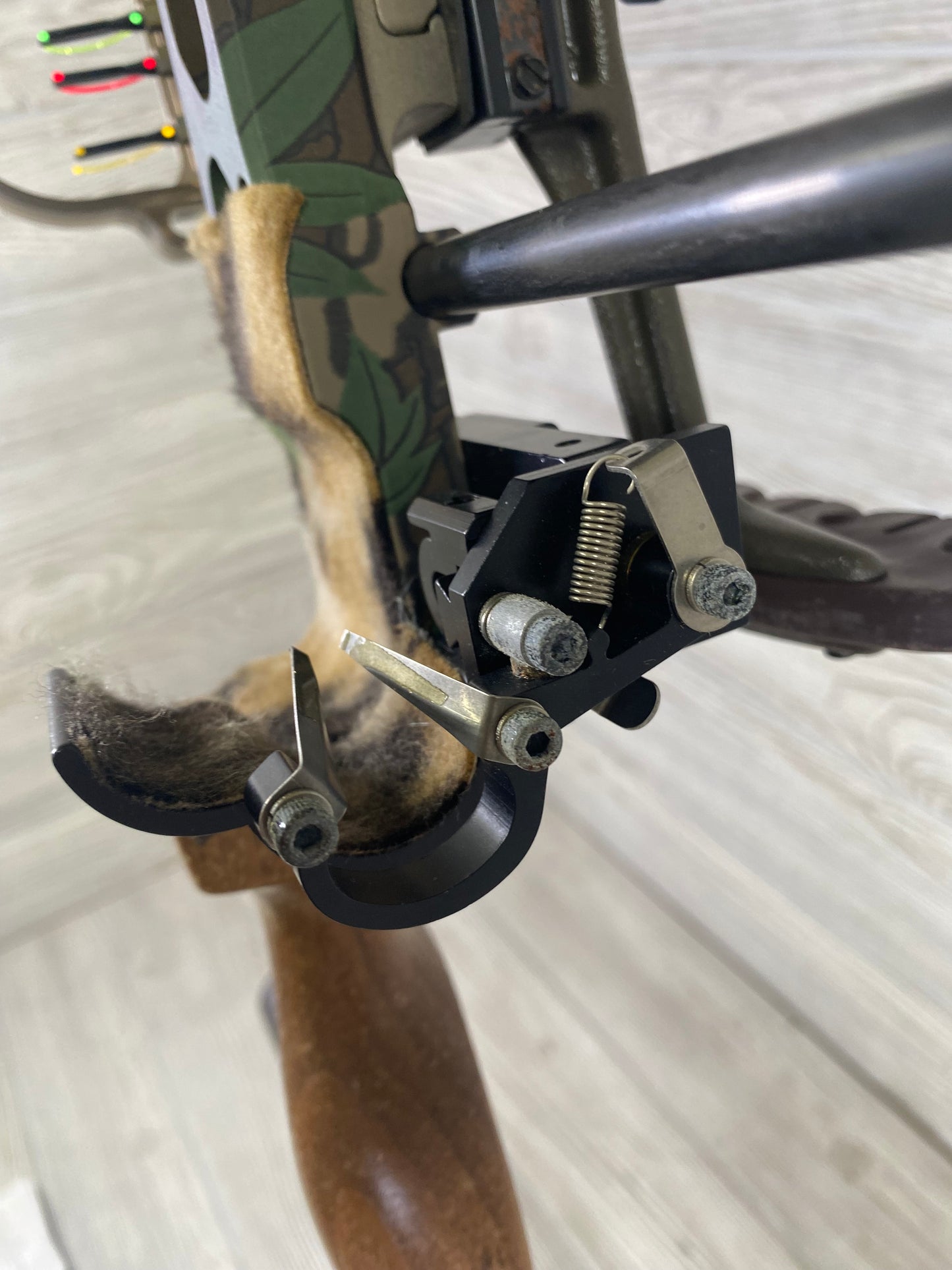 Used Mathews Conquest Light 31" 70lb Right Handed Bow Package