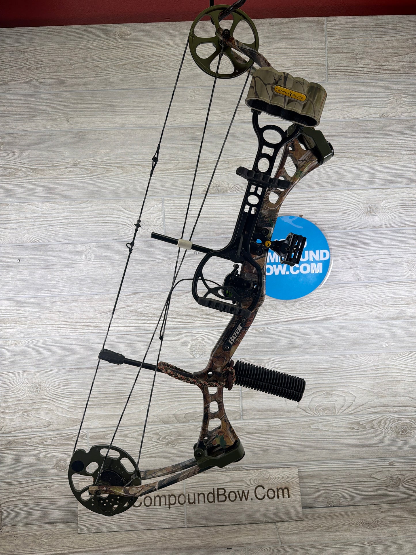 Used Bear Encounter 28" 70lb Right Hand Camo Bow PKG
