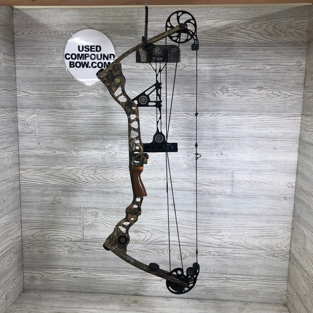 Used Mathews Legacy Right Handed 30" 70lb