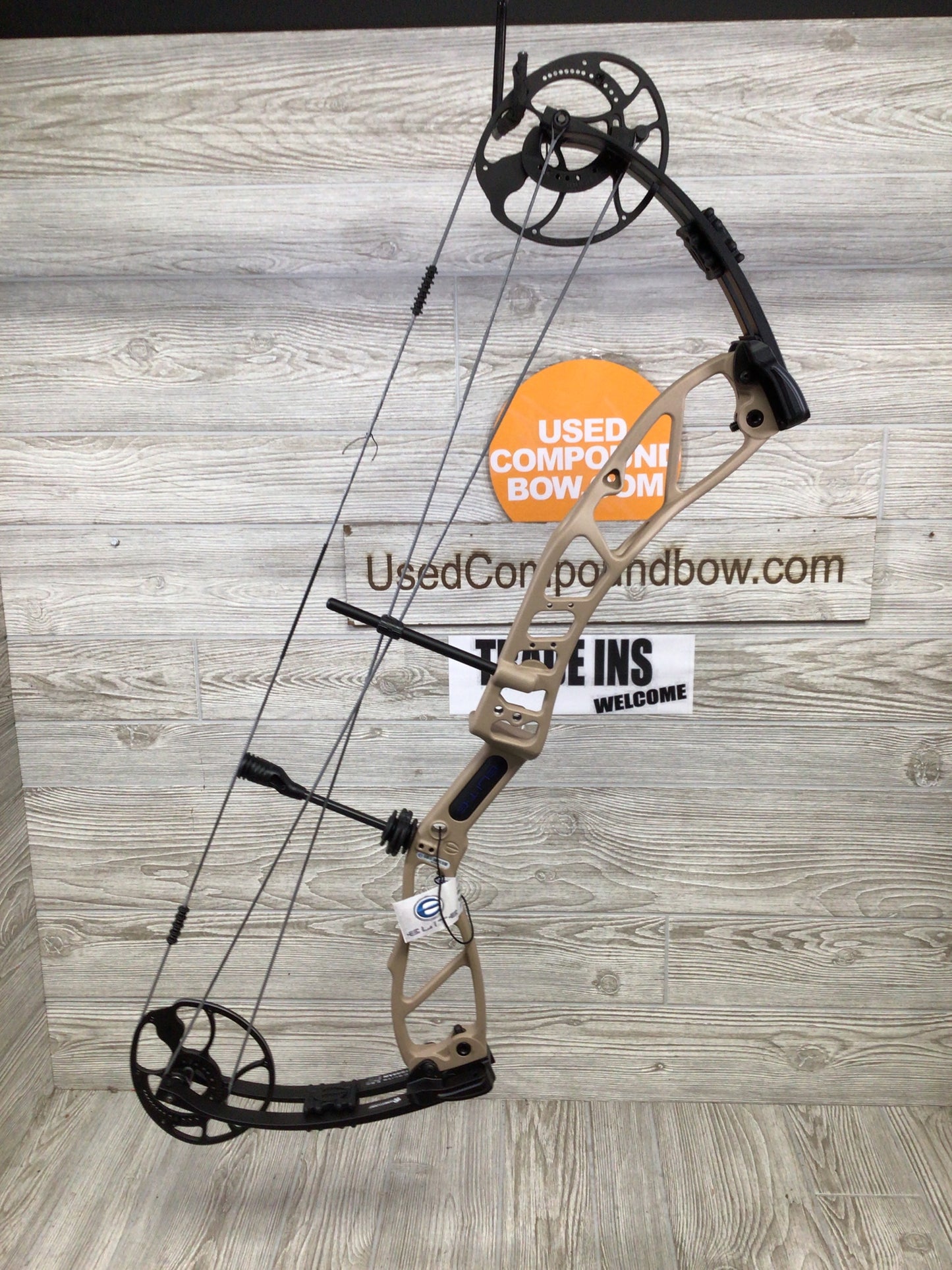 Elite Terrain RH Mountain Tan 25.5-31.5" 45-60# Bow