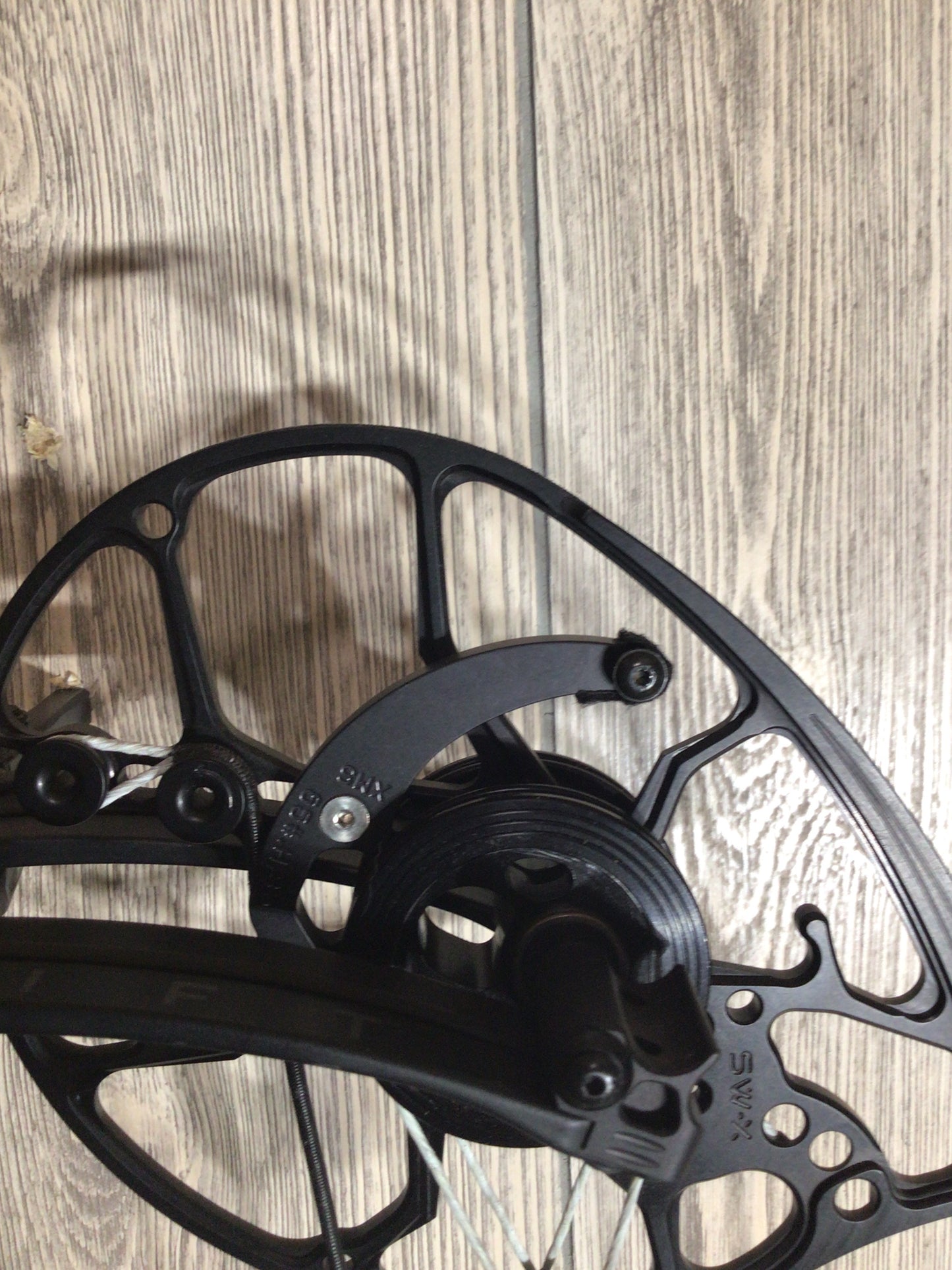 Mathews Lift 29.5 Left Handed Black Bow