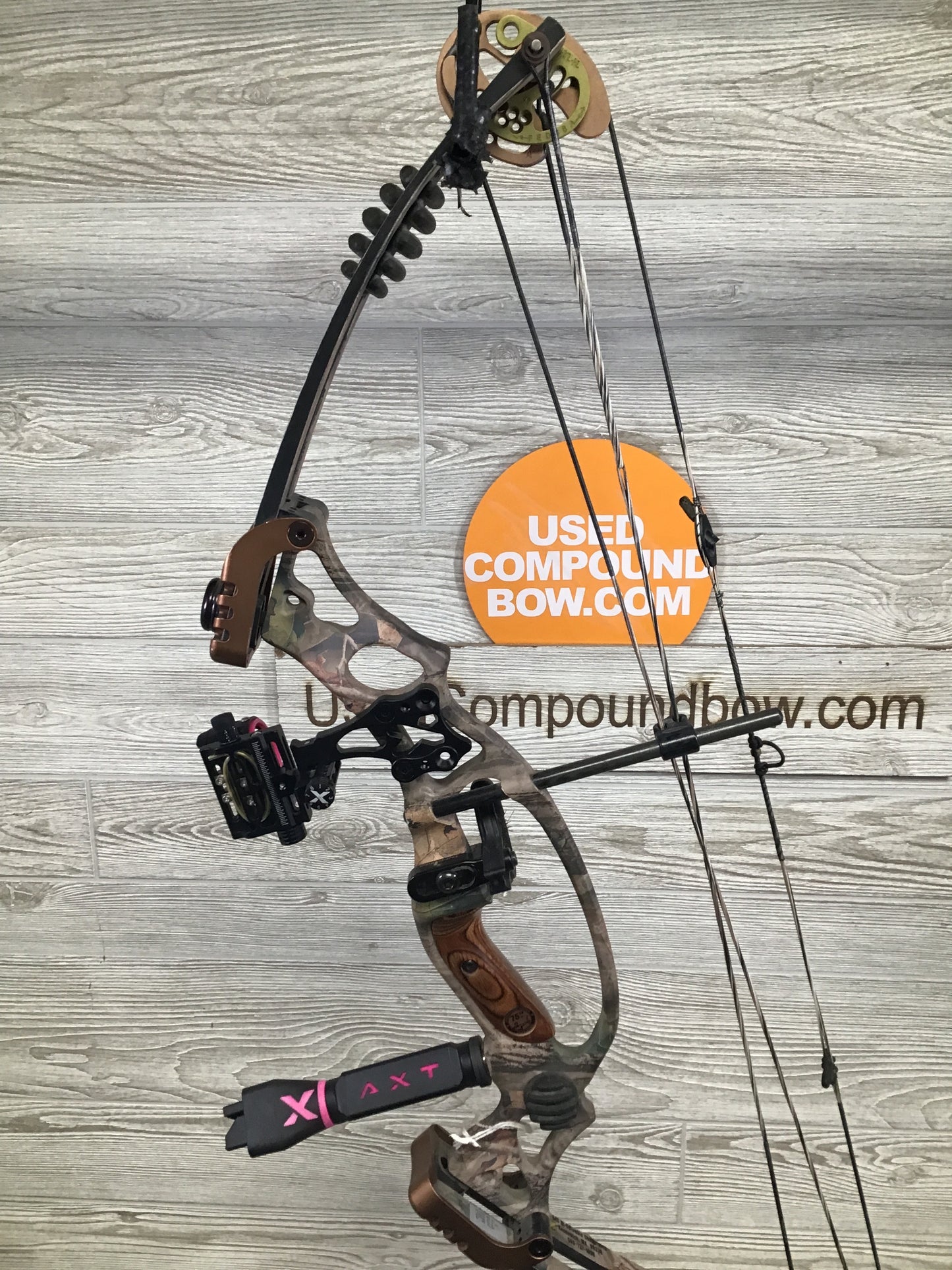 Hoyt Selena Left Handed package 22.5-25" 40-50# camo