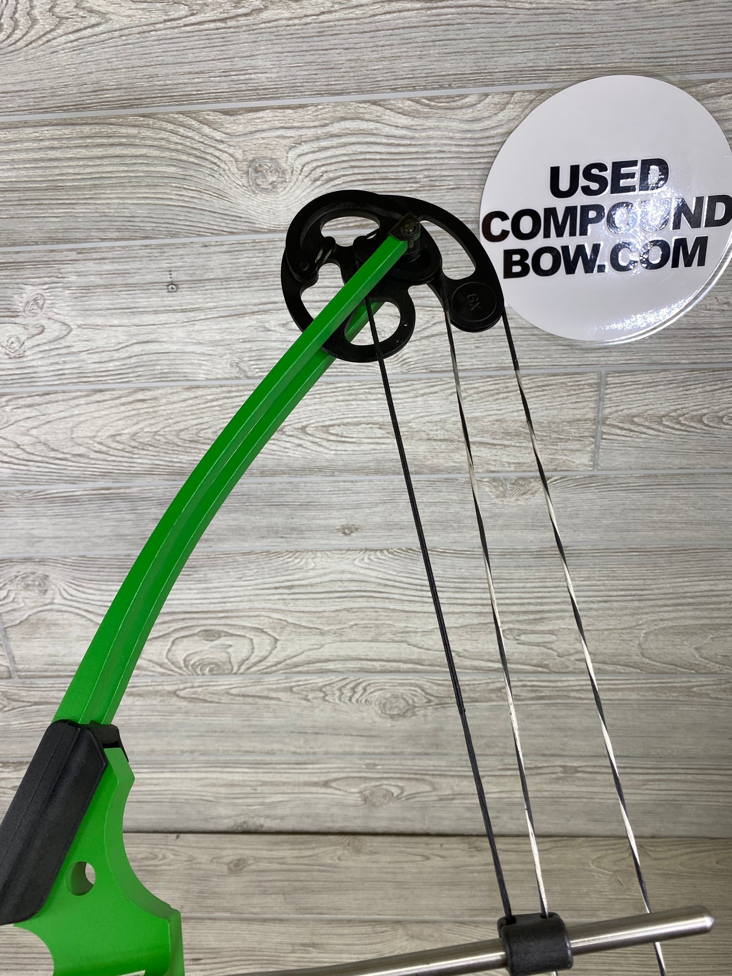 Genesis Right Handed bow Green