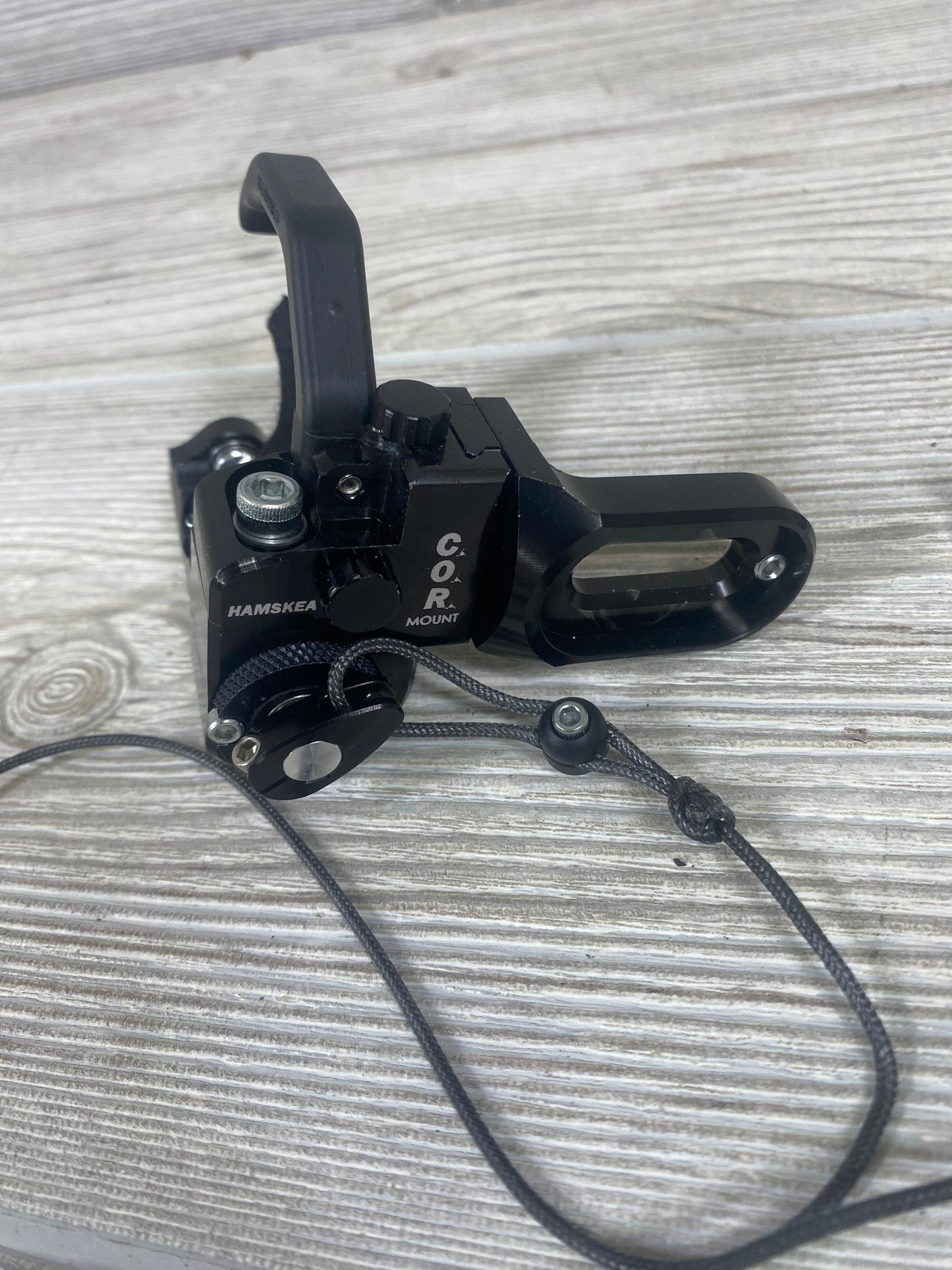 Used Hamskea Epsilon Universal Bracket RH Black