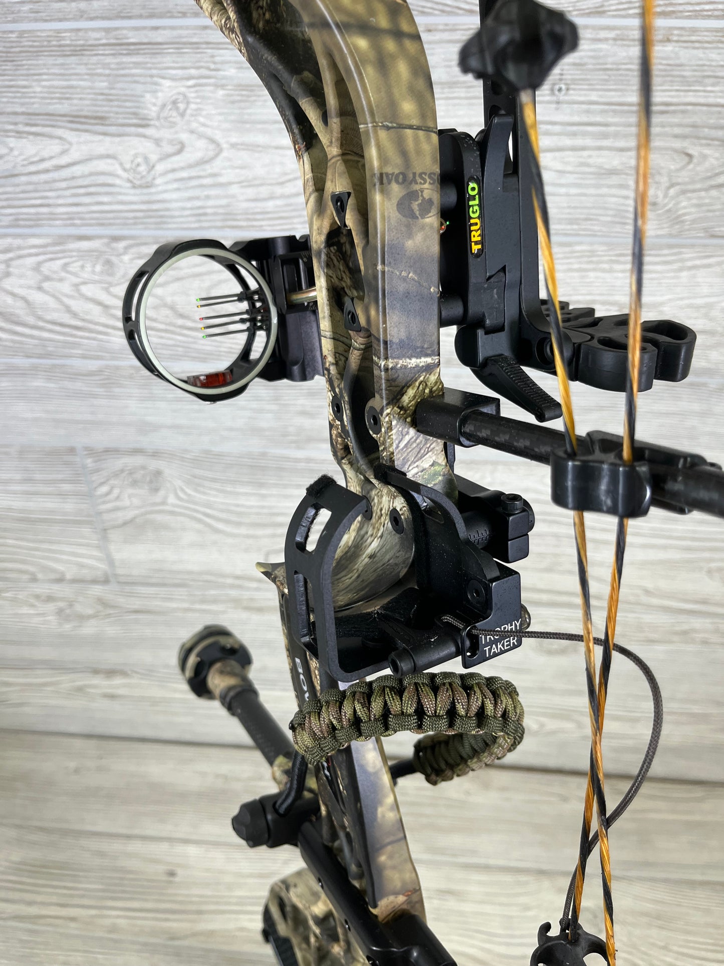Bowtech Carbon Icon Right Handed 60-70# Camo package