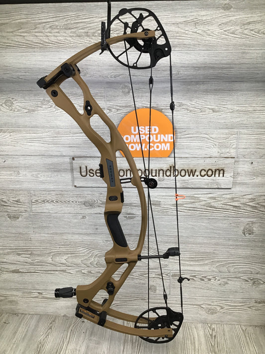 Used Hoyt RX-9 Right Handed Bourbon - 60-70lb  25-30"
