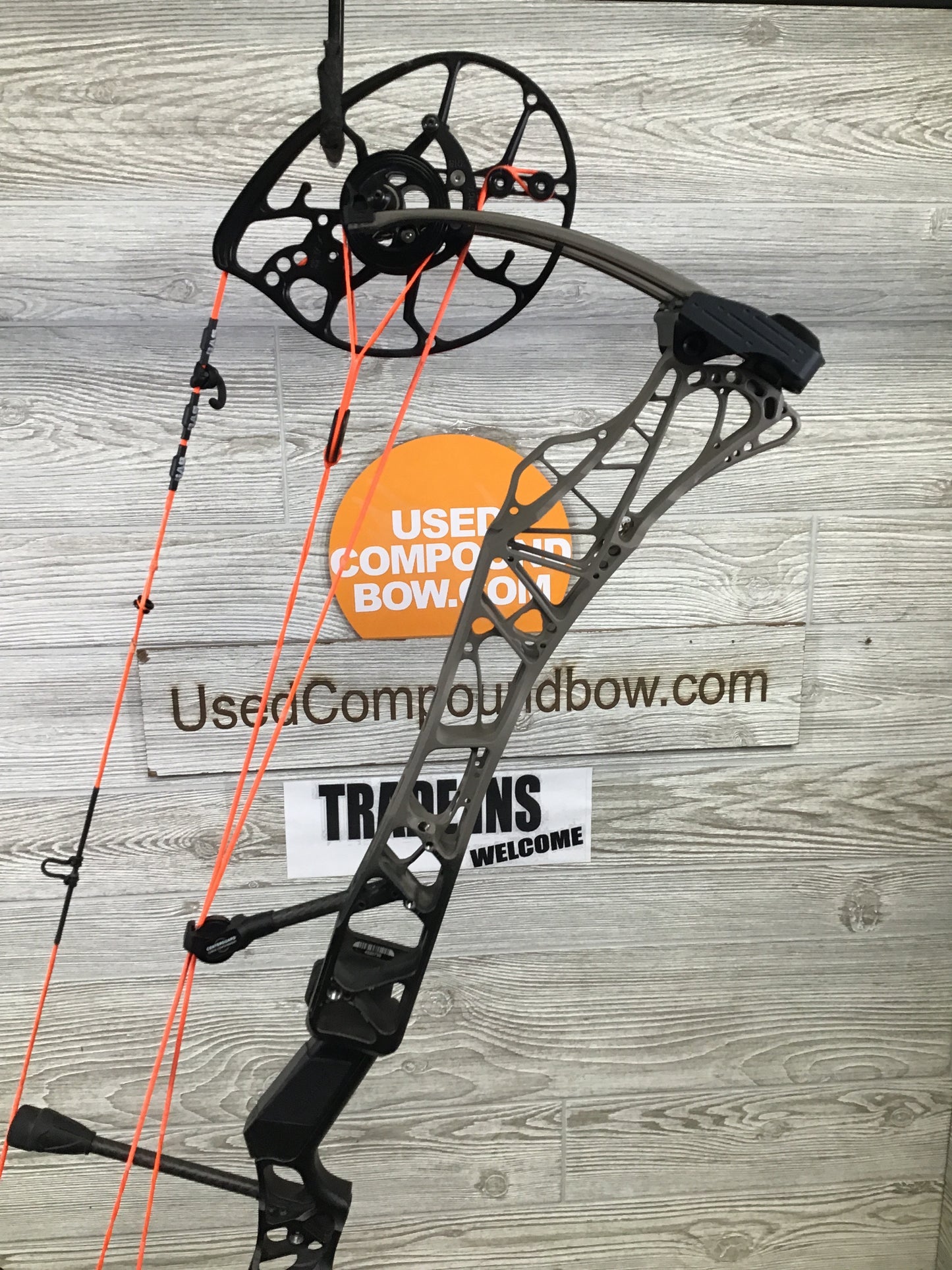 Mathews Lift 29.5 Granite fade to Black RH 28.5/70