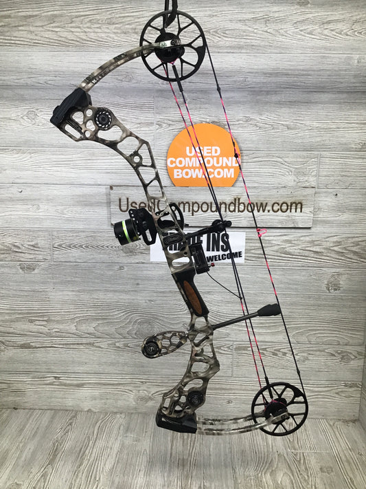 Used Mathews No Cam HTX Lost Camo 26.5"/60# Right Handed Package