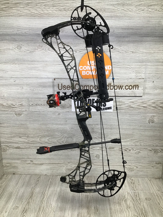 Used Mathews Lift X 29.5 Kuiu Right Hand 27.5/70# package