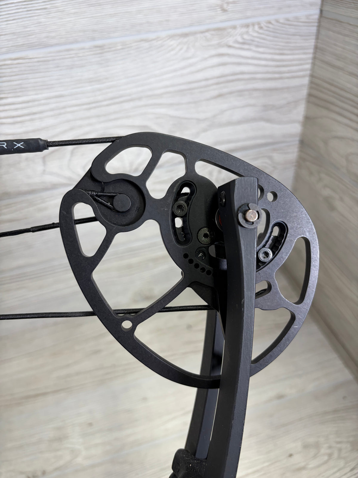 Used Hoyt Torrex Package RH Camo 60-70lbs 26-30" Draw
