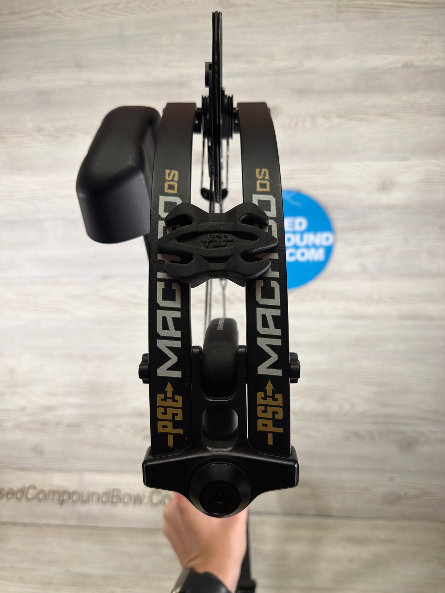 Used PSE Mach 30 DS EC2 29" 70lb Right Hand Black Bow w/ PSE Quiver