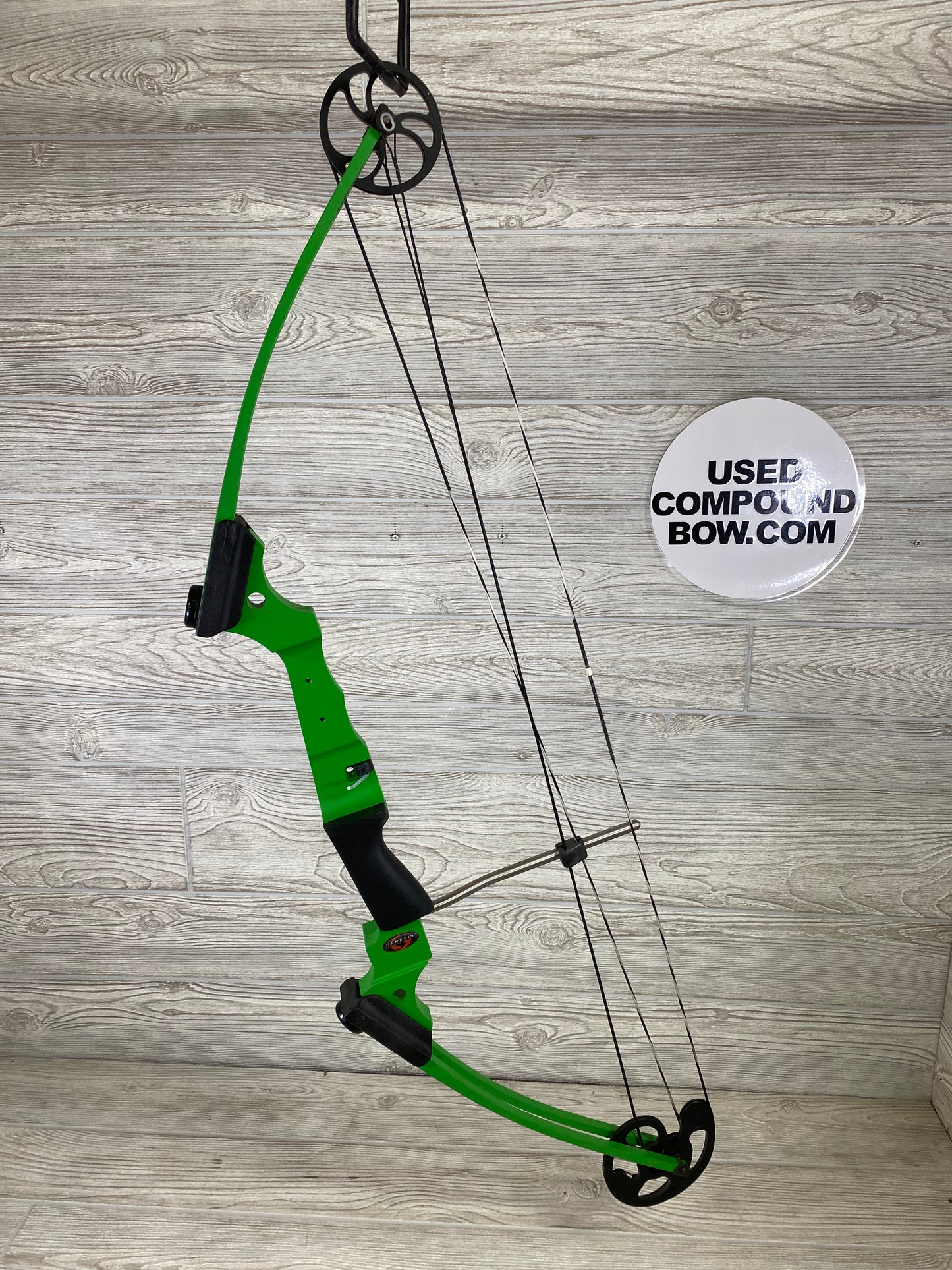 Genesis Right Handed bow Green