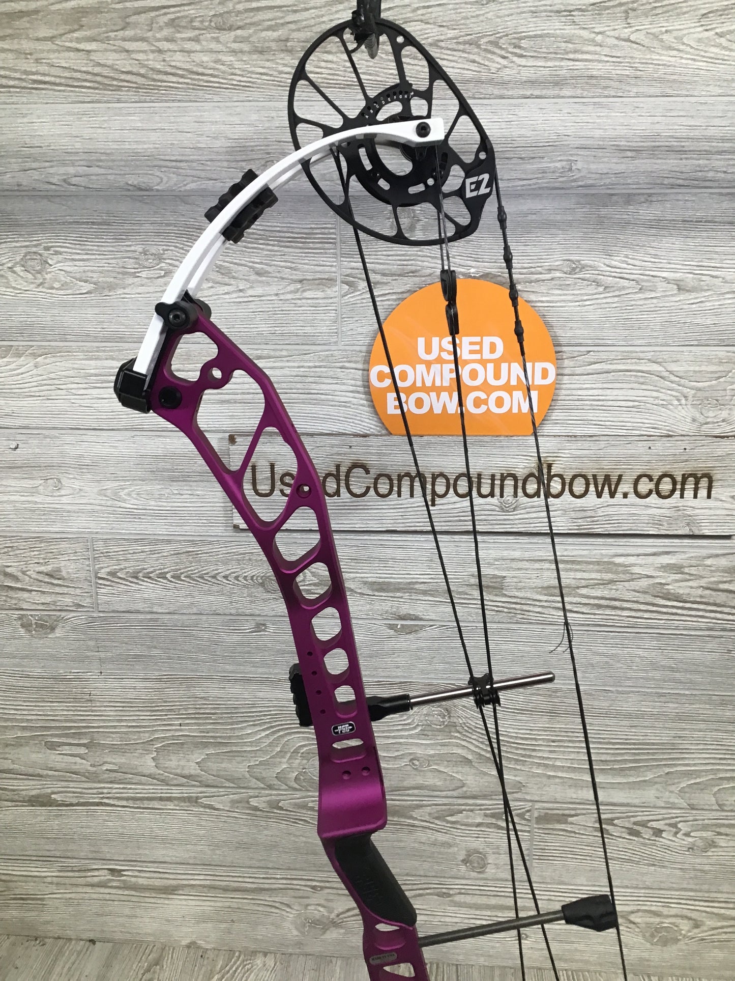 NEW IN BOX W/Warranty PSE Shootdown Pro E2 70# RH Purple Target Bow