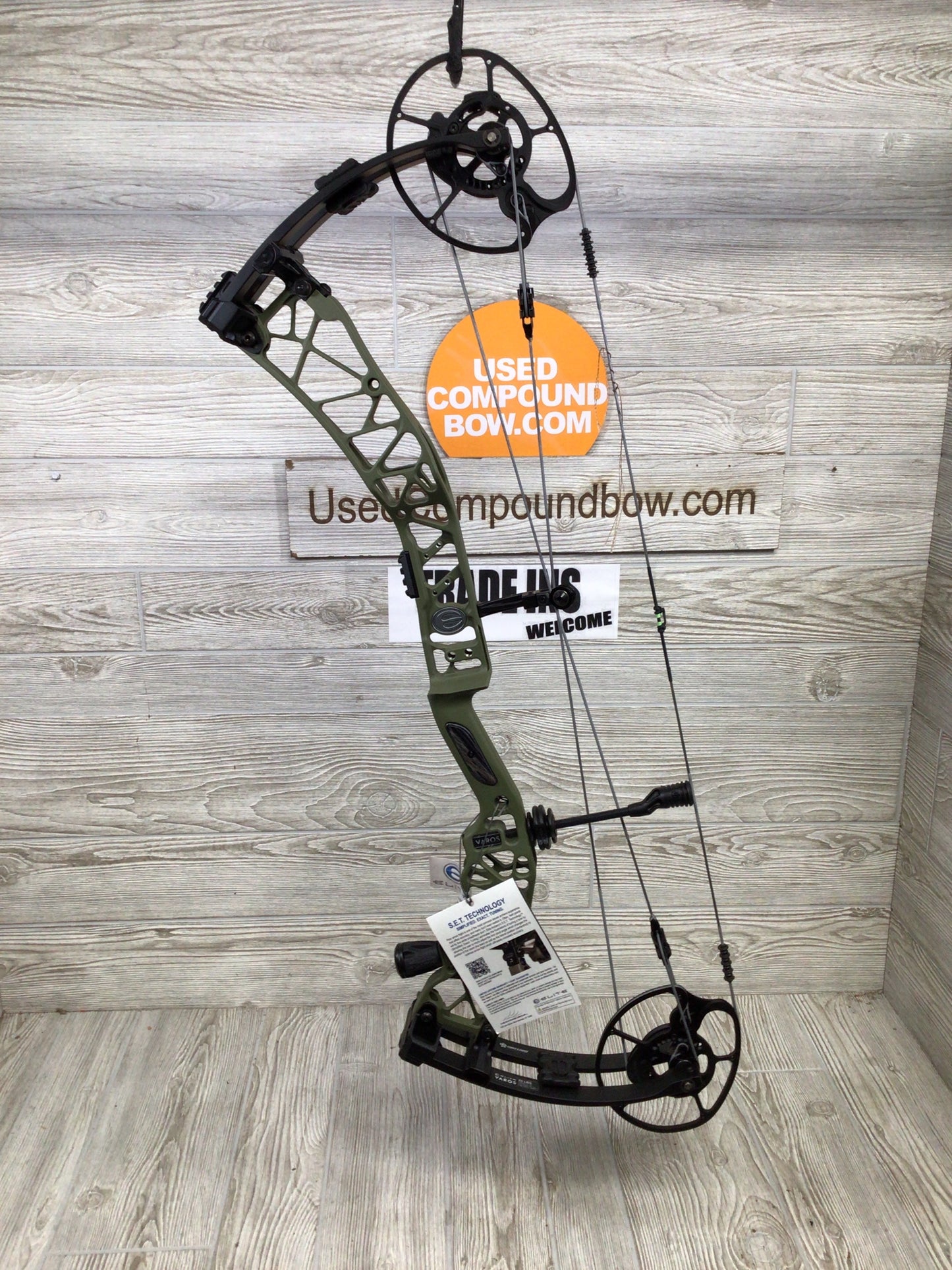 Elite Varos Right Handed 60-70# 25.5-31" OD Green