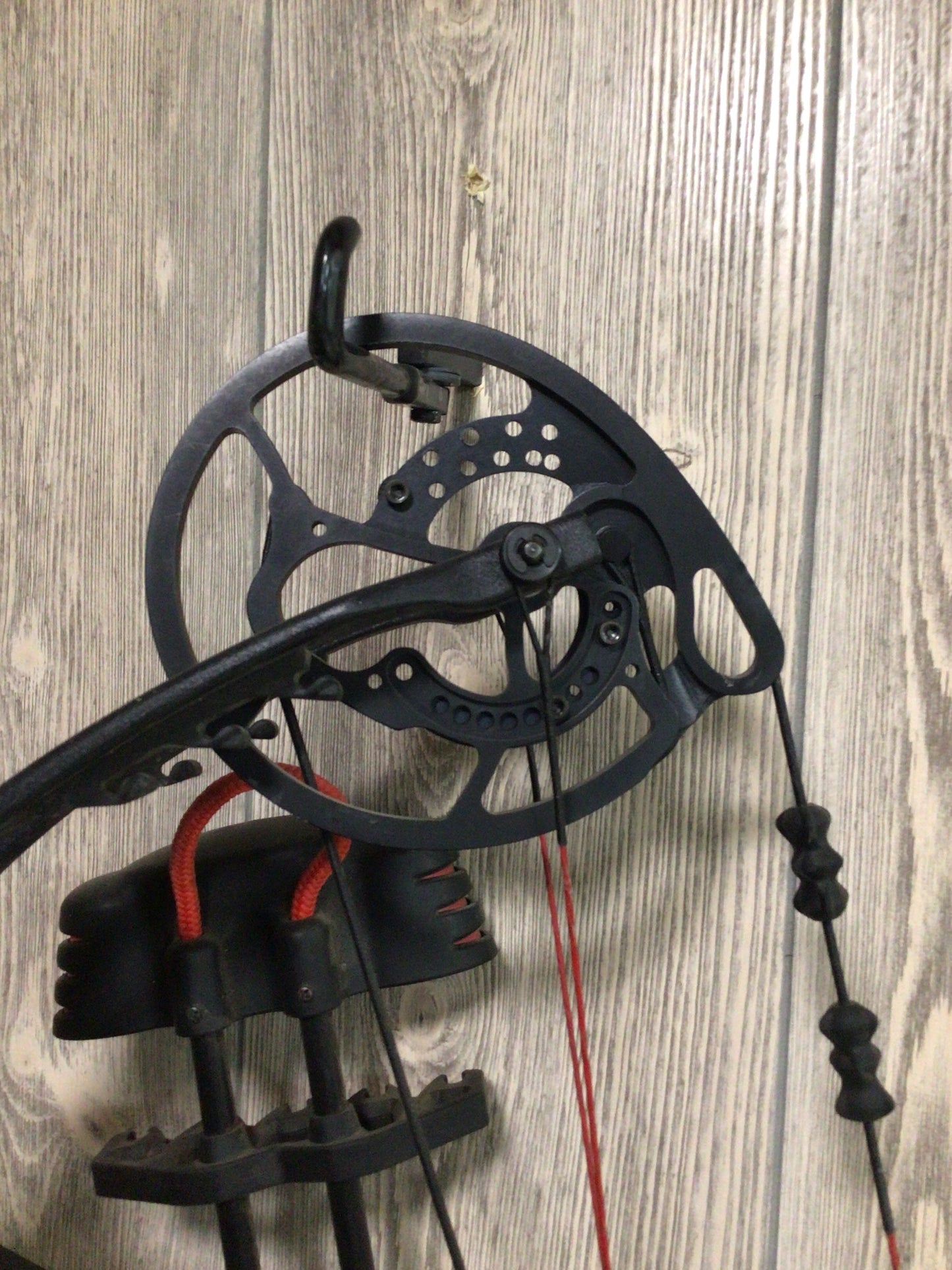 Cabelas Blackout Pursuit Black 28" 70lbs