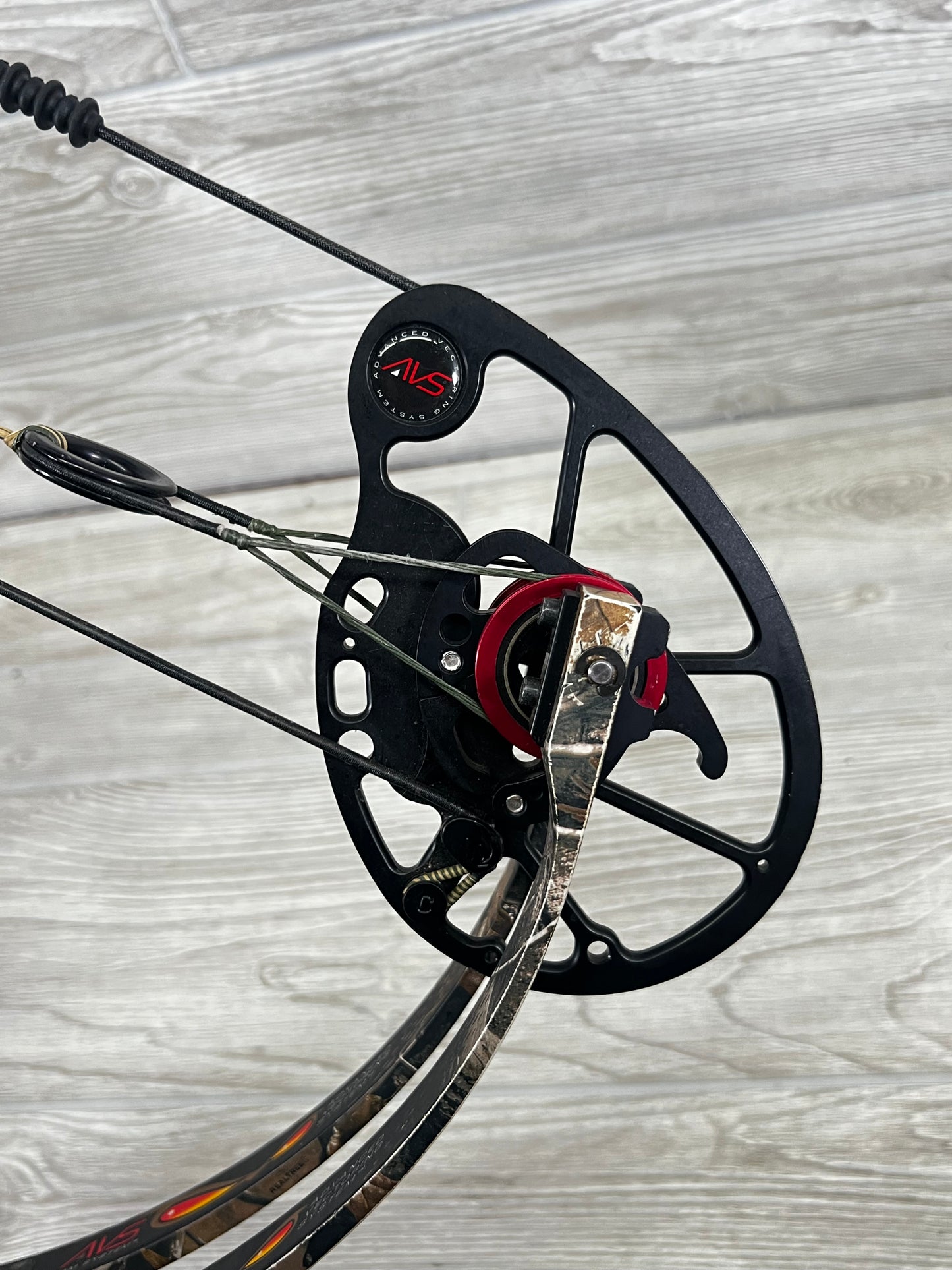 Used Mathews "McPherson Series" Monster 6.0 LH hunt package 70# 29"