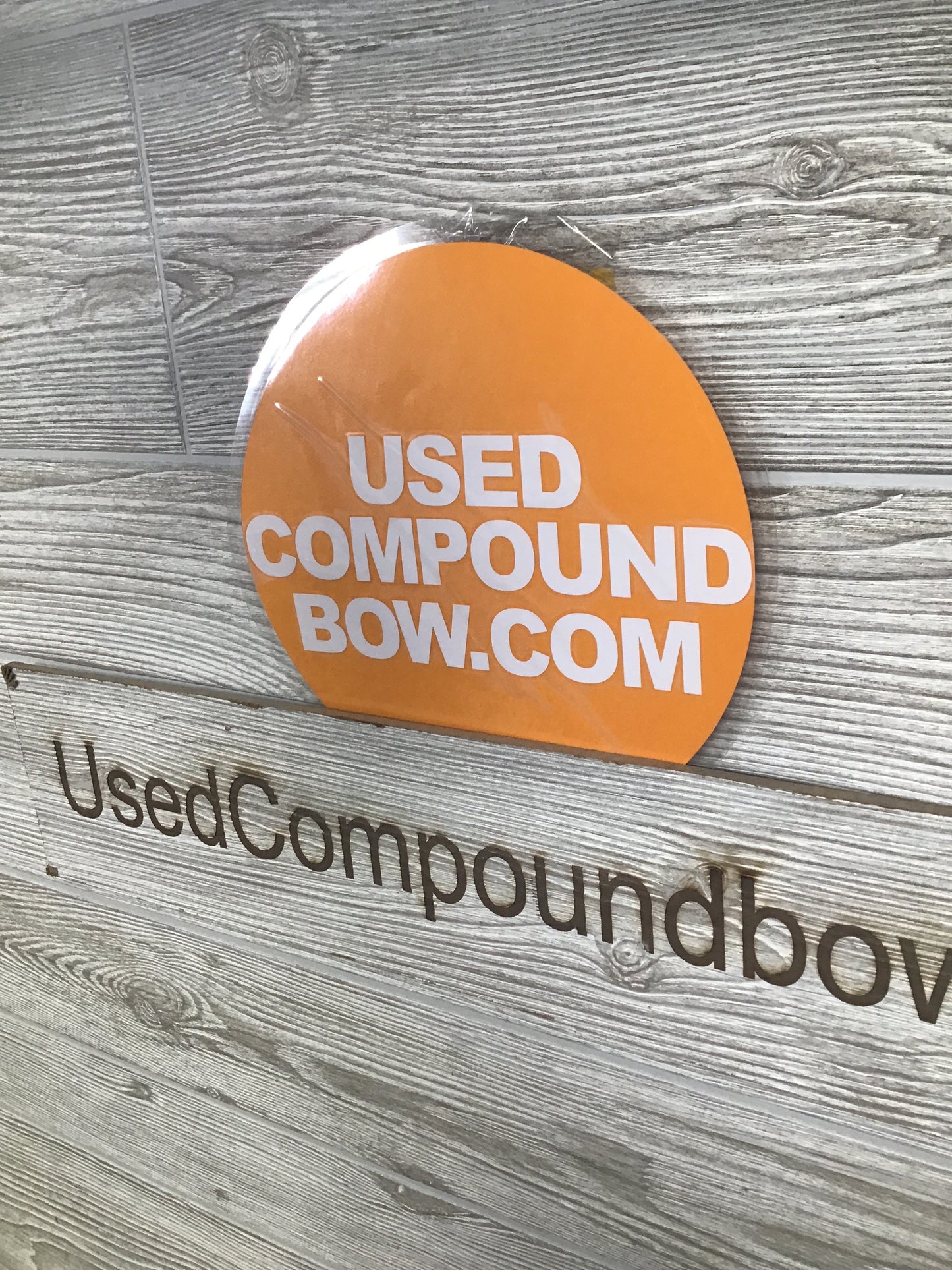 Used Mathews Title 38 G2 Mint with Black limbs LH