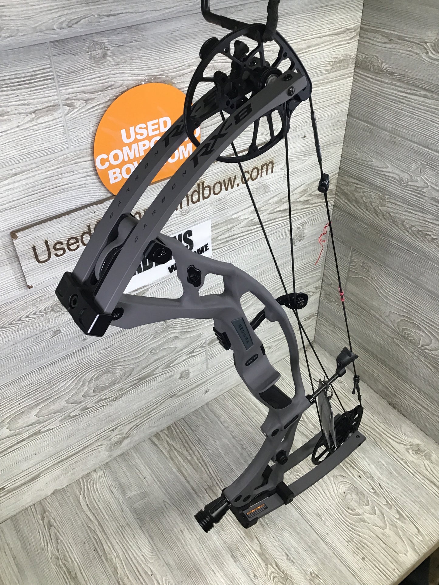 Hoyt RX-8 Right Hand 60-70# Tombstone 28.5-30"
