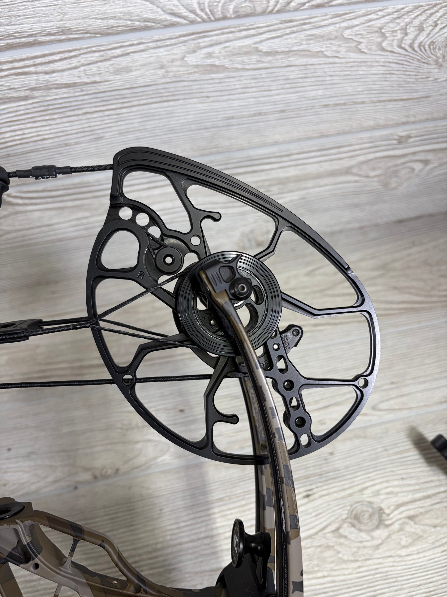 Used Mathews Lift 29.5 Mossy Oak Bottomlands Right Hand