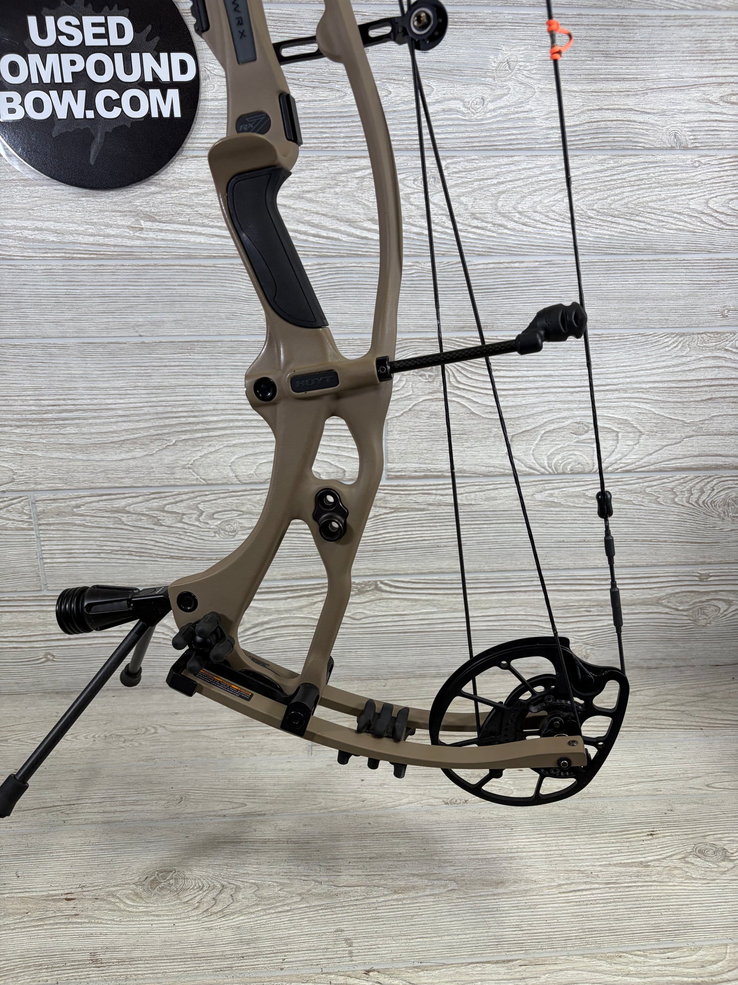 Used Hoyt RX-7 Ultra Right Hand Buckskin 60-70# 27-32"