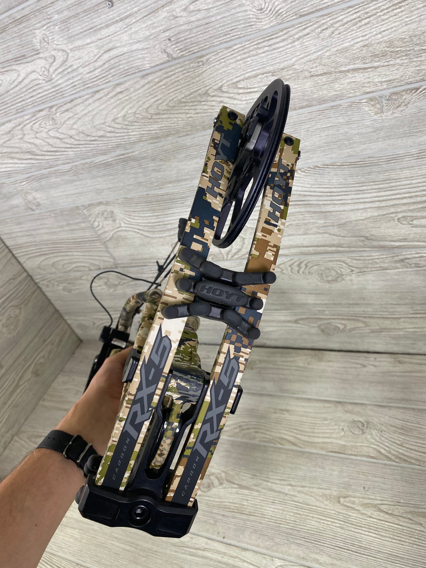 Hoyt RX-5 Sitka Subalpine 60-70# 25-30 Left hand PKG