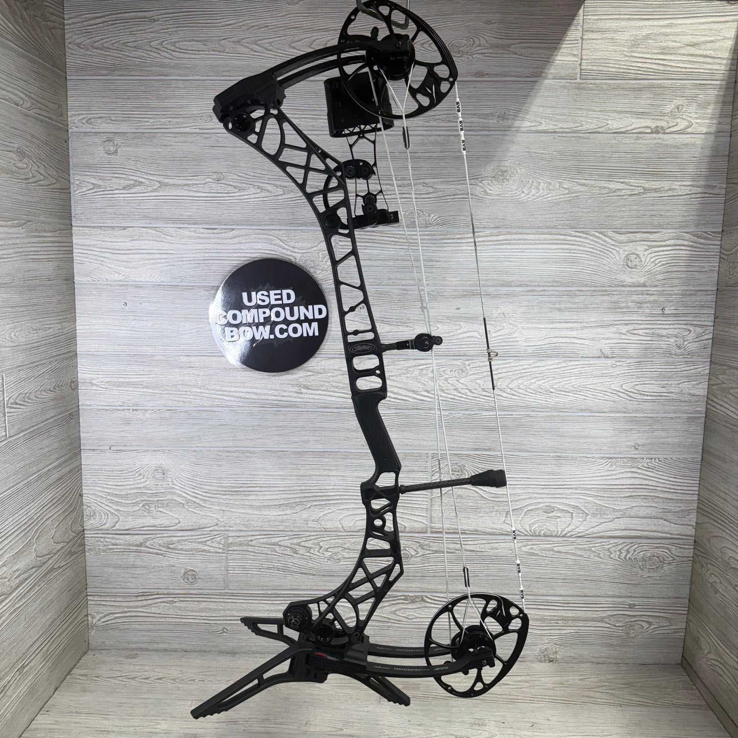 Used Mathews VXR 31.5 Black RH 30" 70lbs