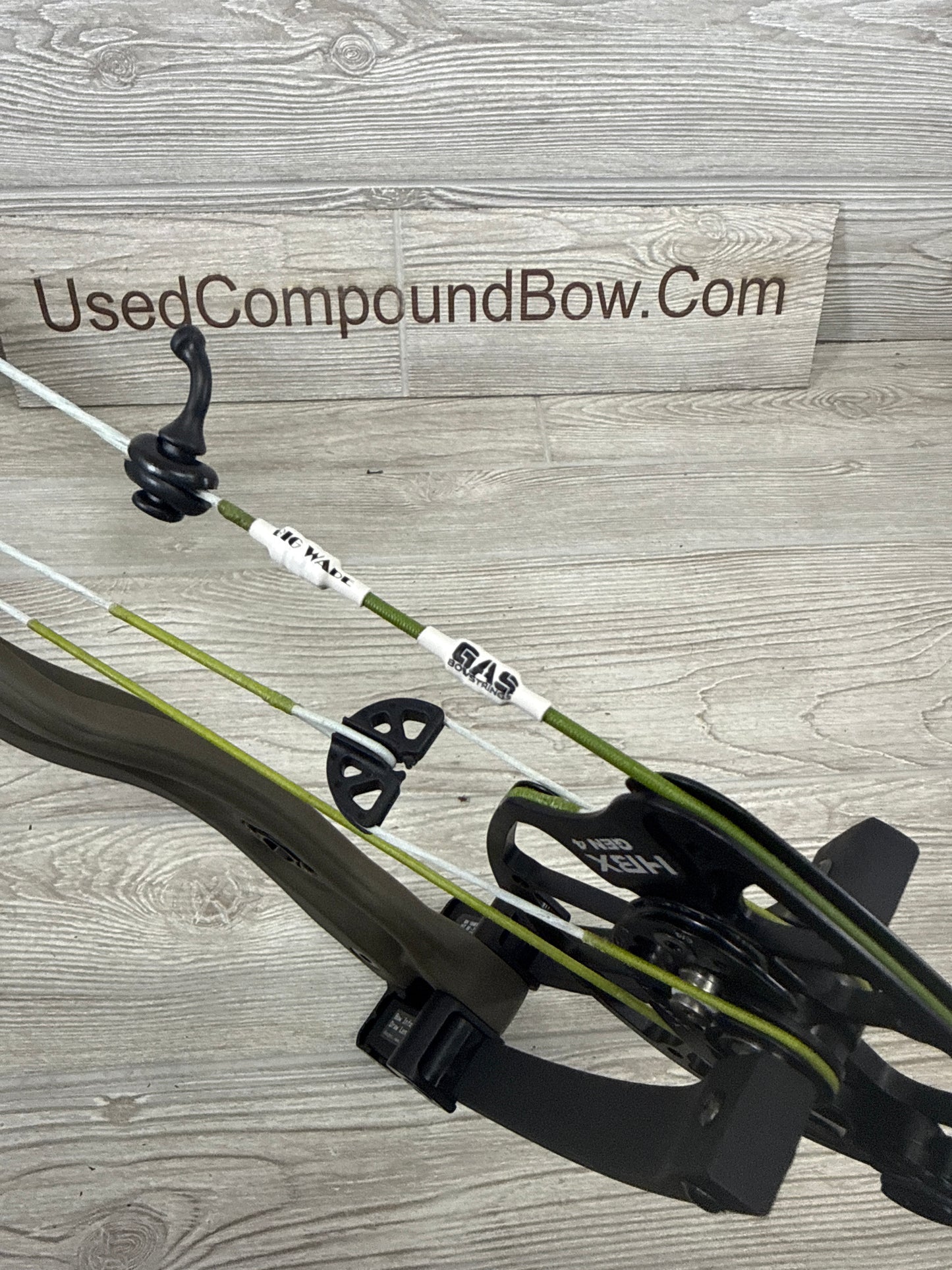 Hoyt RX-10 RH Wilderness with Black topo limbs w/mx2 rest 60-70lbs