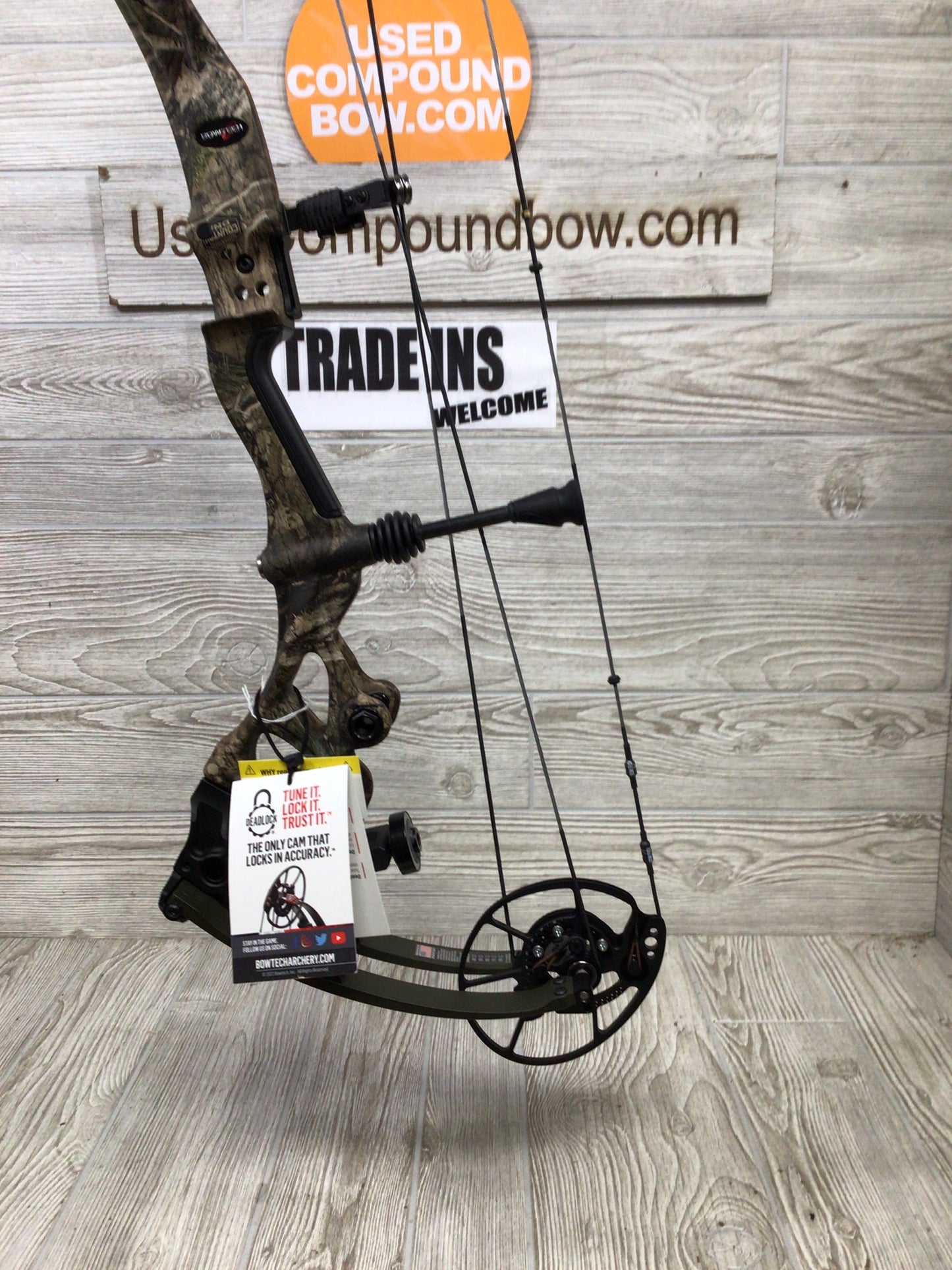 Bowtech Carbon One X 60-70# Right Hand Mossy Oak riser/ OD green limbs