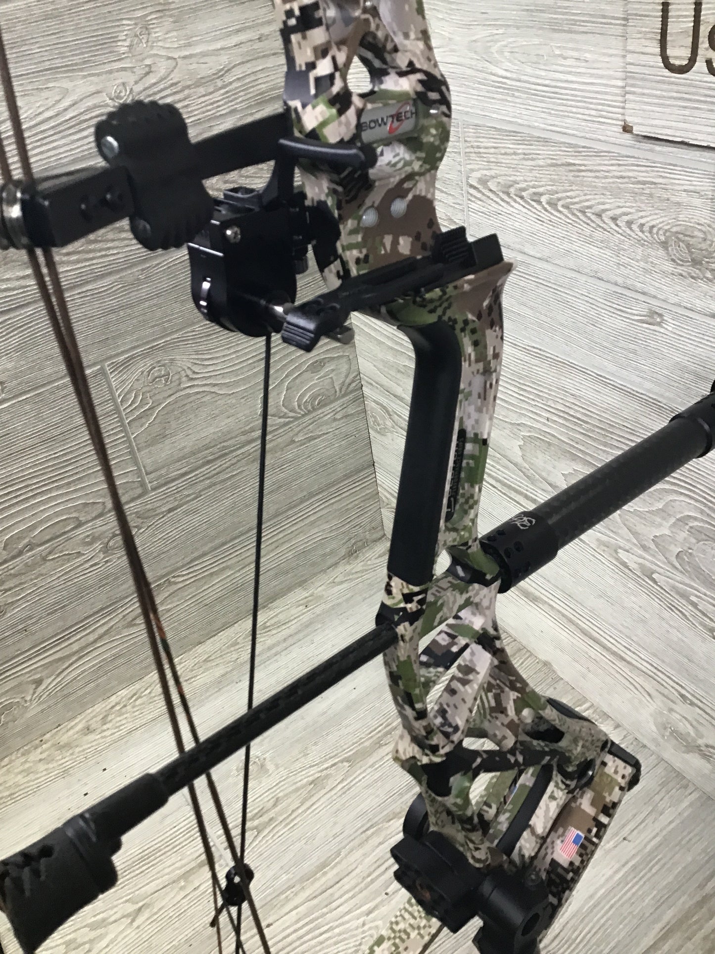 Used Bowtech Realm 70lb Subalpine - LH Package
