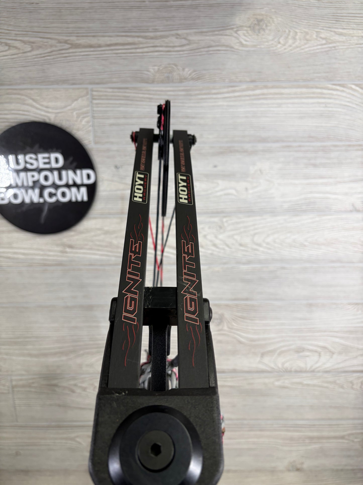 Used Hoyt Ignite Left Hand Package