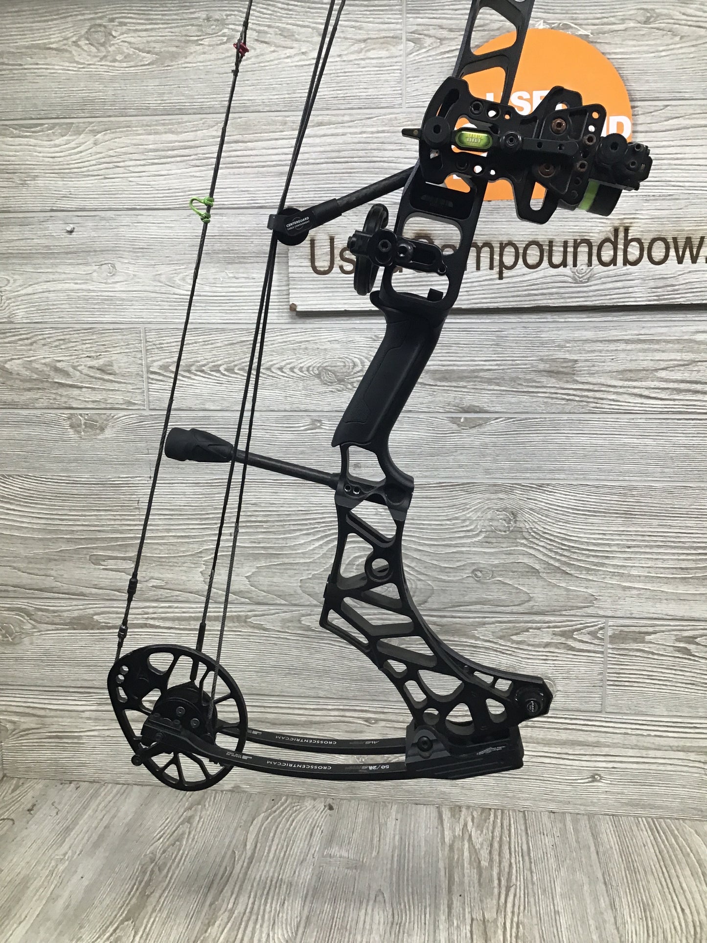 Mathews Prima Black RH bow Package 50#