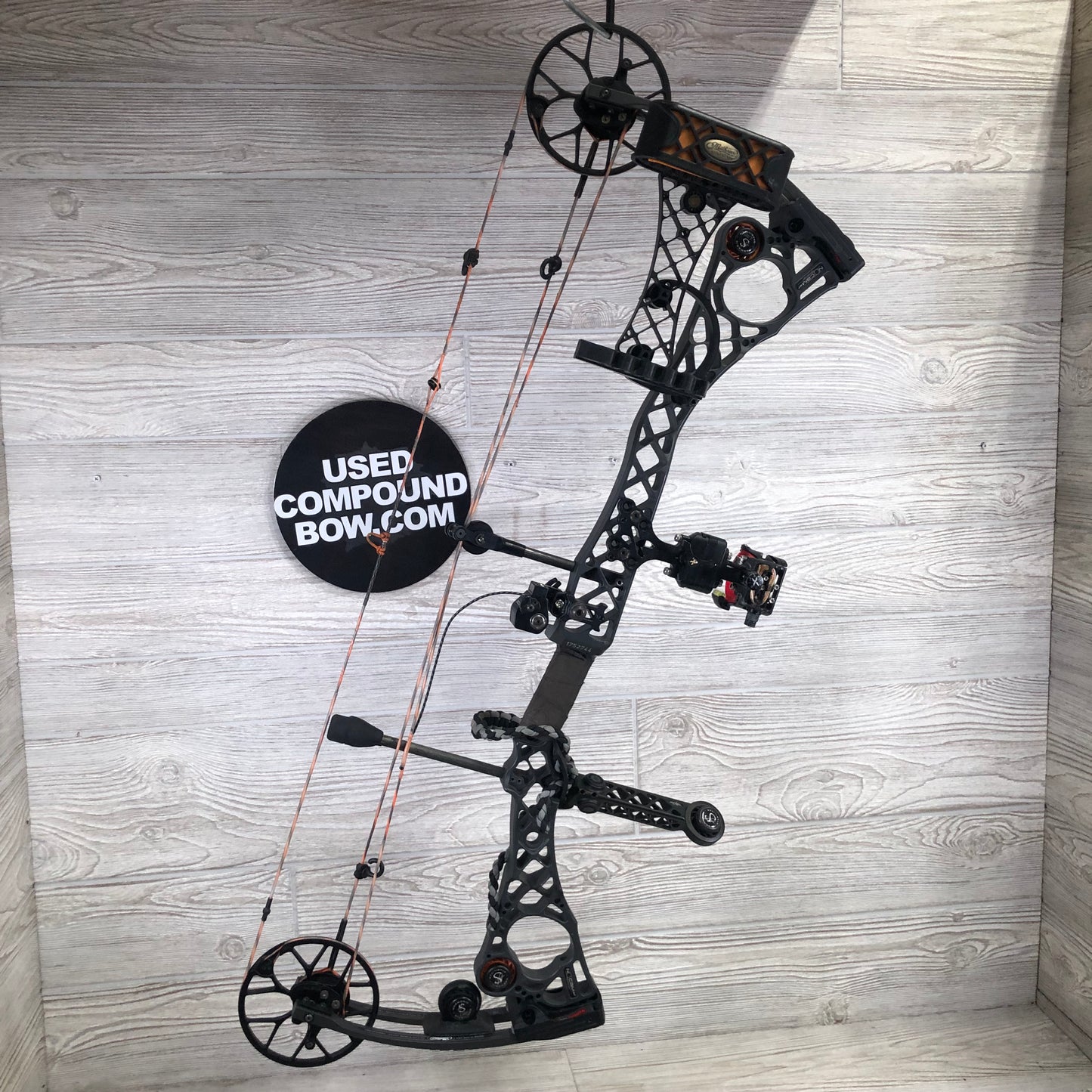 Mathews No Cam HTR  Right Hand 60- 70lbs Stone PKG 28"