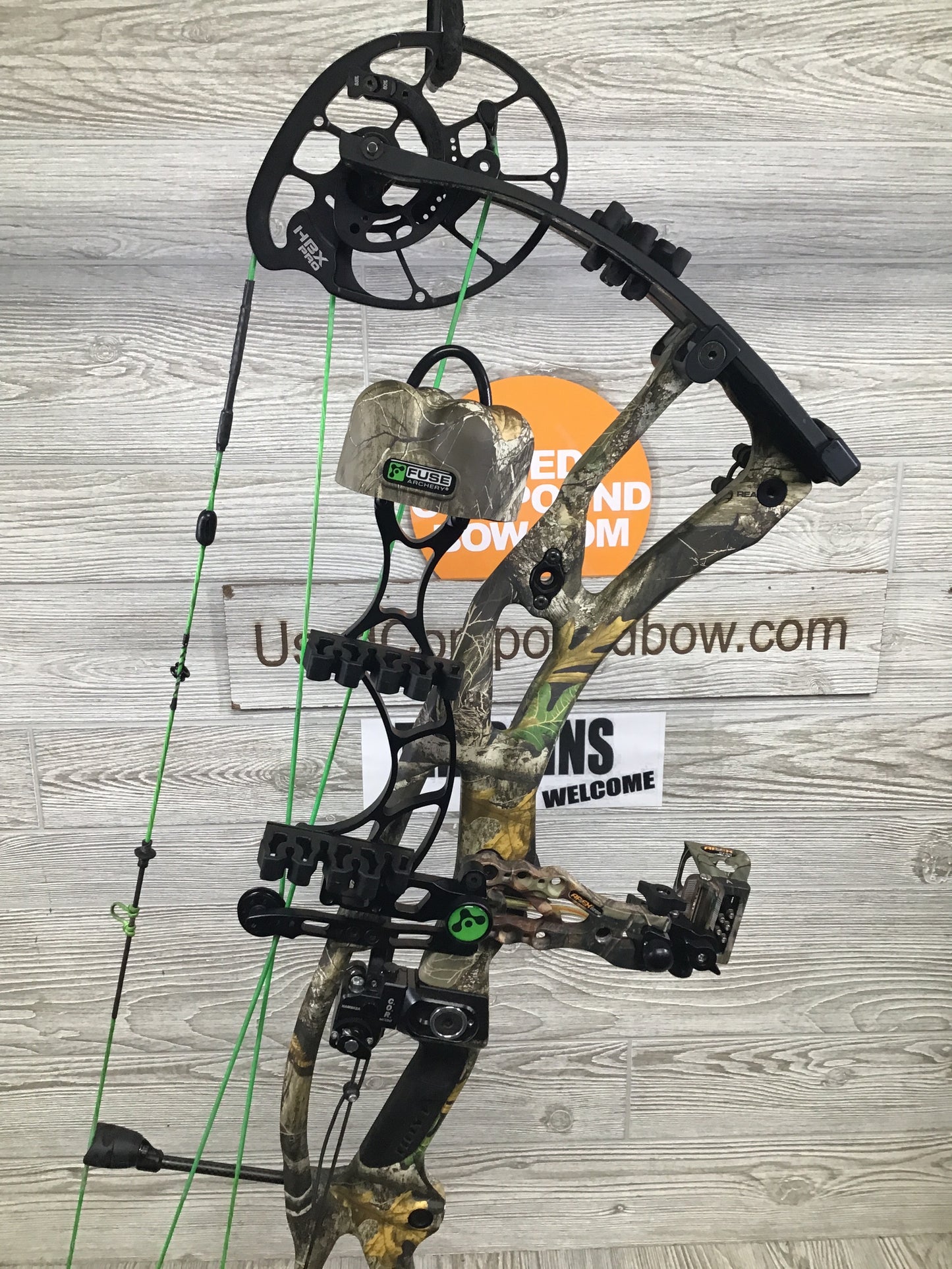Used Hoyt RX-7 Ultra Right Hand Realtree Edge 55-65# Bone Collector Package