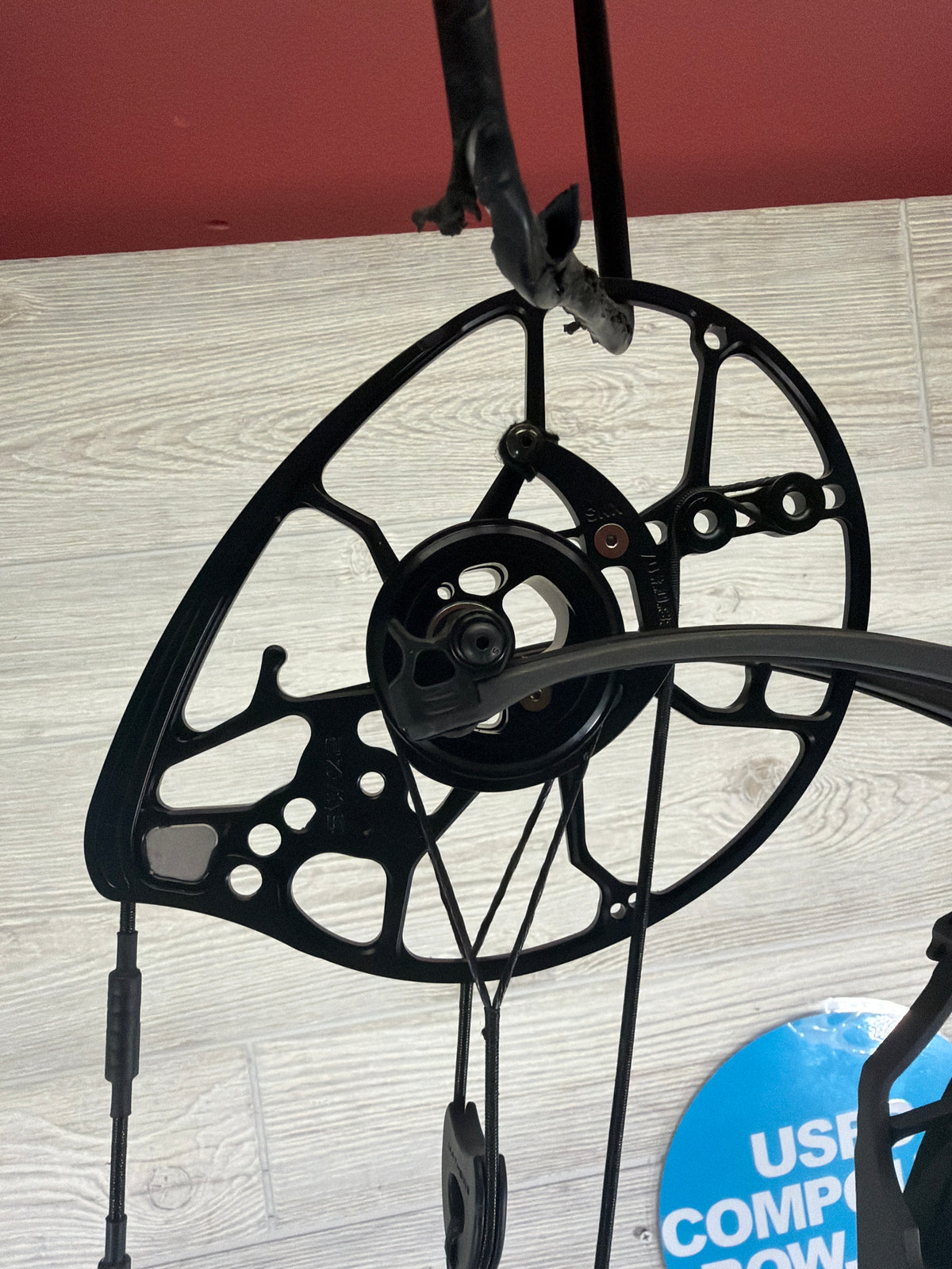 Used Mathews ARC 30 29" 70lb Right Hand Shale LOADED Bow Pkg