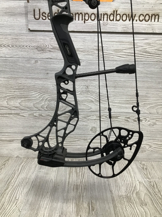 Used Mathews Lift X 29.5 Right Hand Shale 29/70
