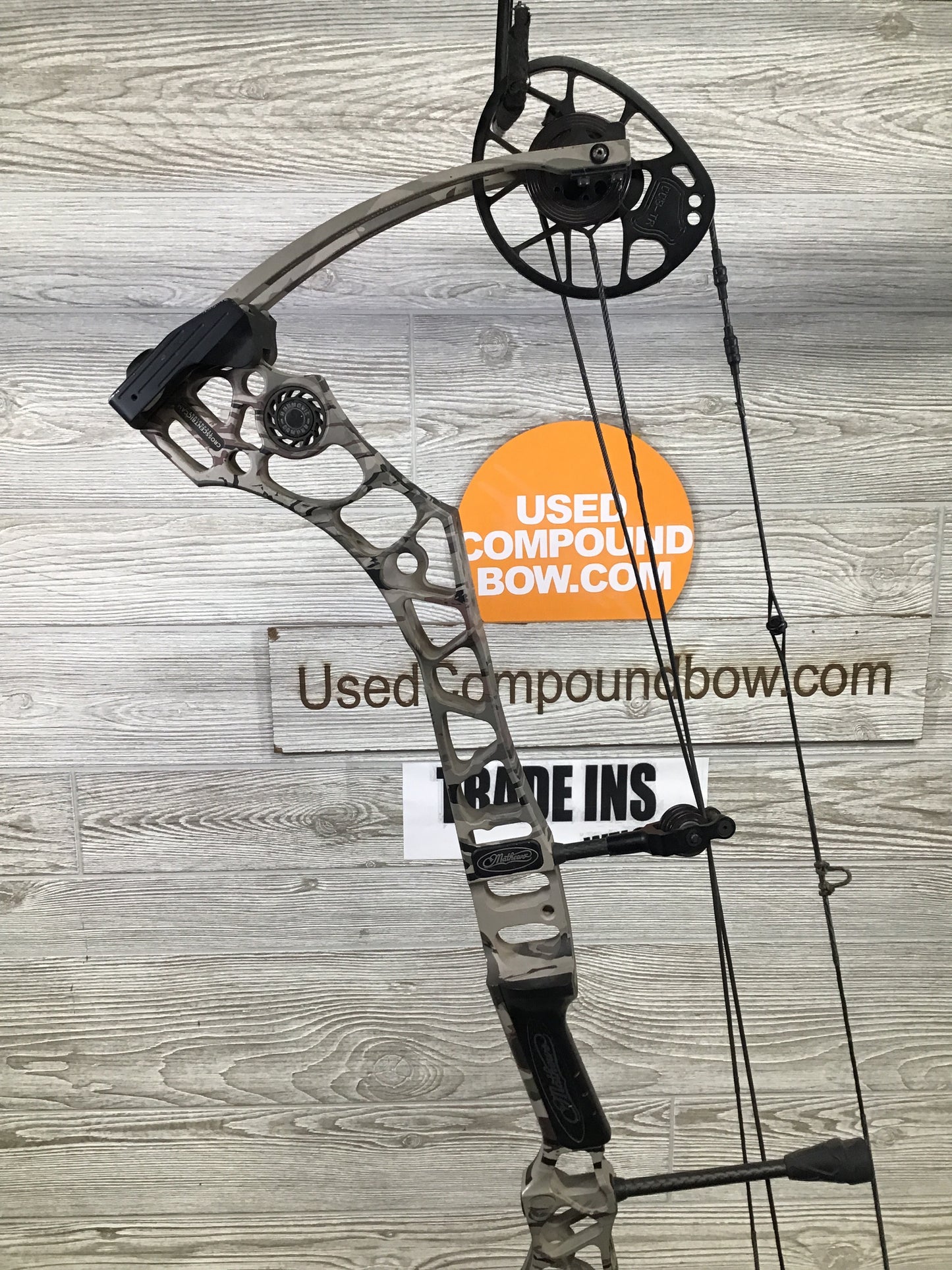 Mathews Avail Right Handed Under Armour 40-50 26.5