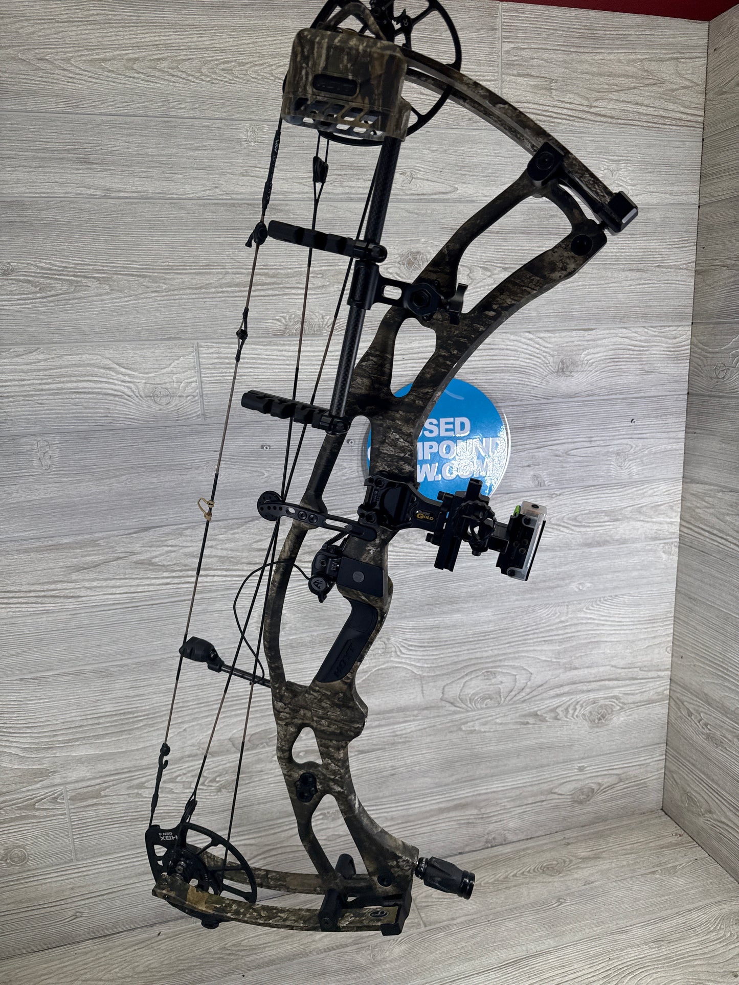 Hoyt RX-9 Ultra-Right Handed 60-70# Realtree APX package