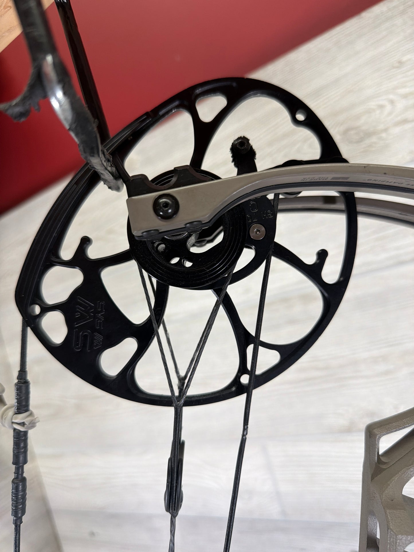 Used Mathews Phase 4 29 29" 70lb Granite Right Hand Bow