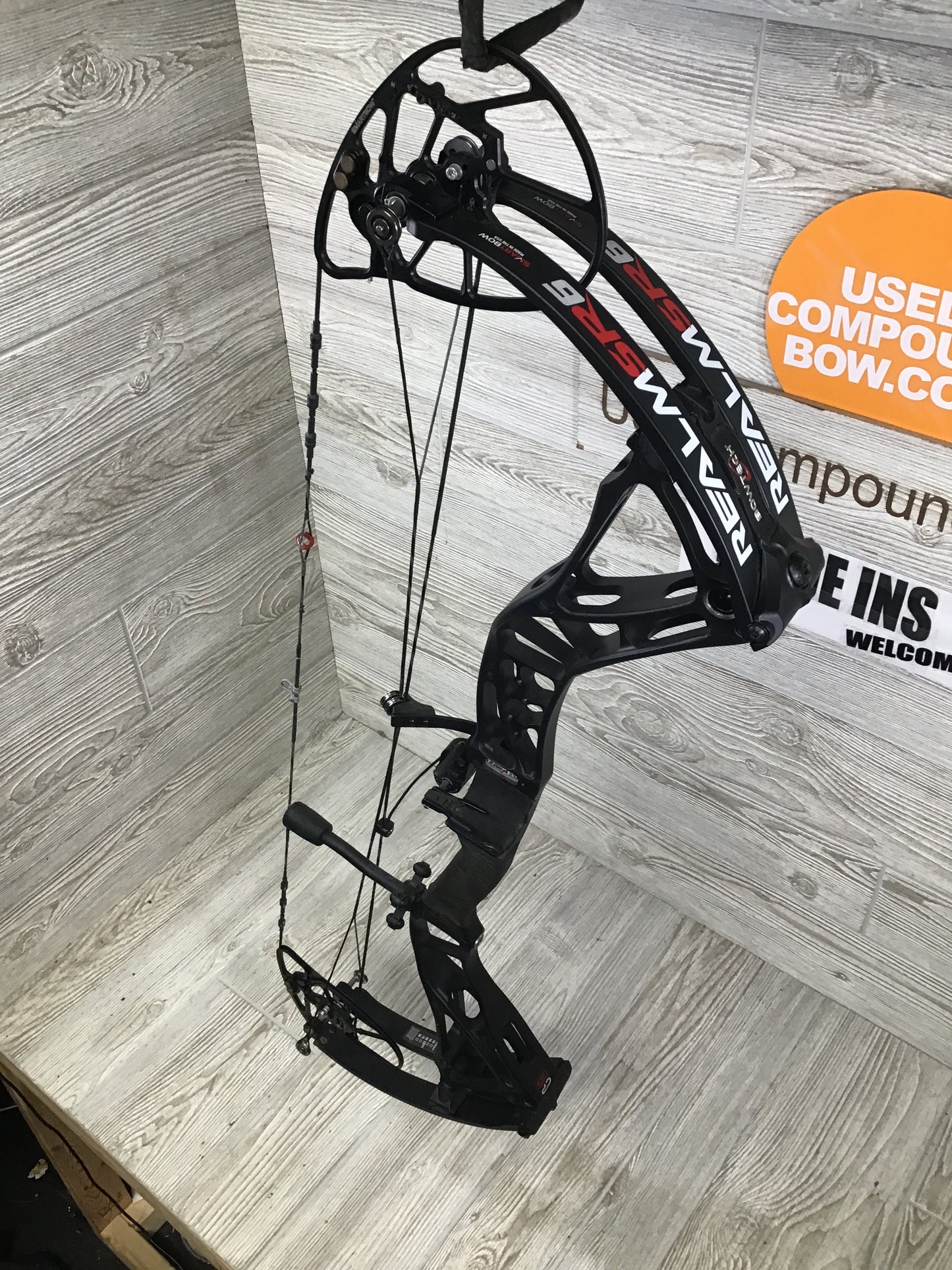 Used Bowtech Realm SR6 Left Hand Black 50-60#