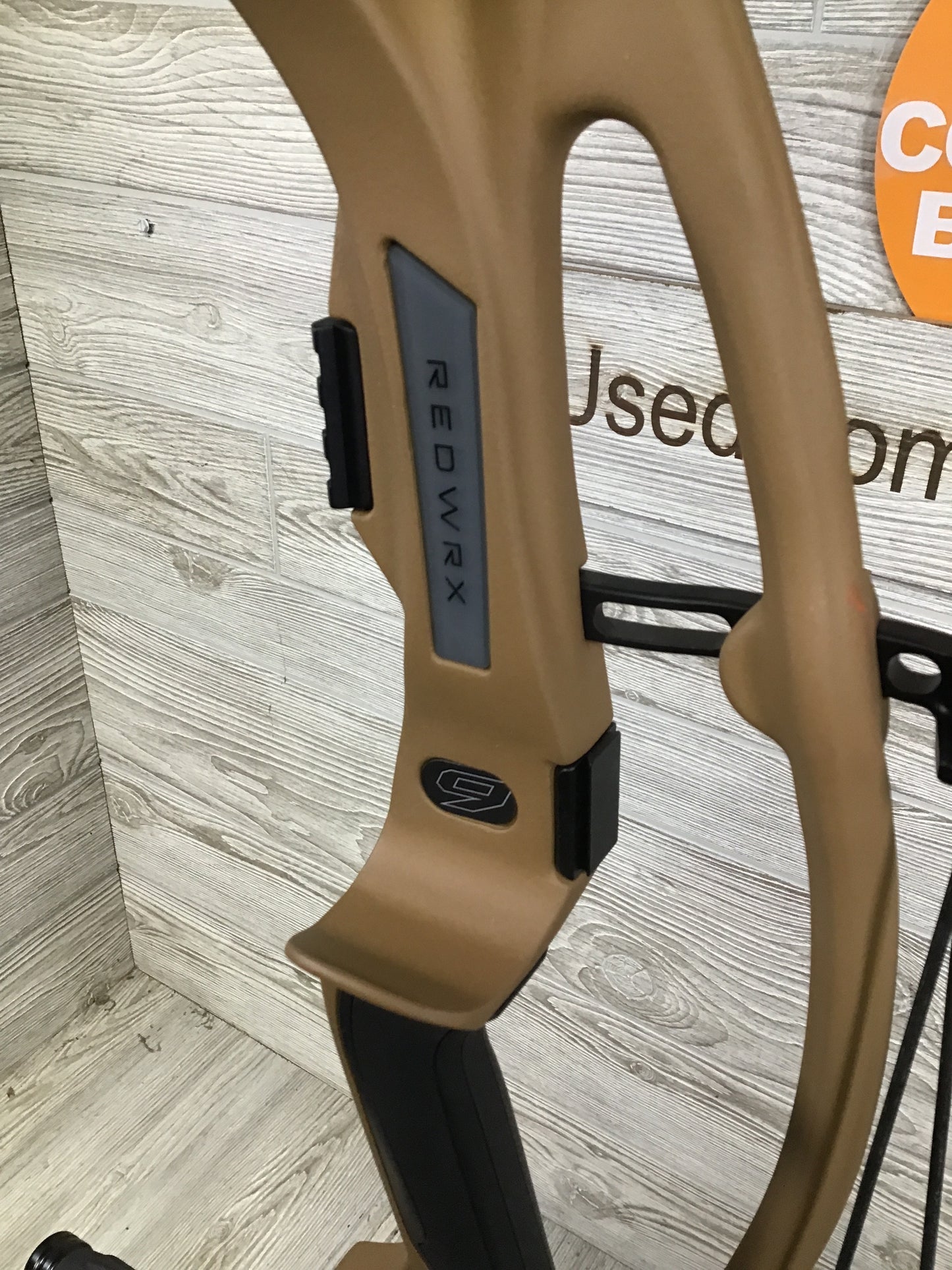 Used Hoyt RX-9 Right Handed Bourbon - 60-70lb  25-30"