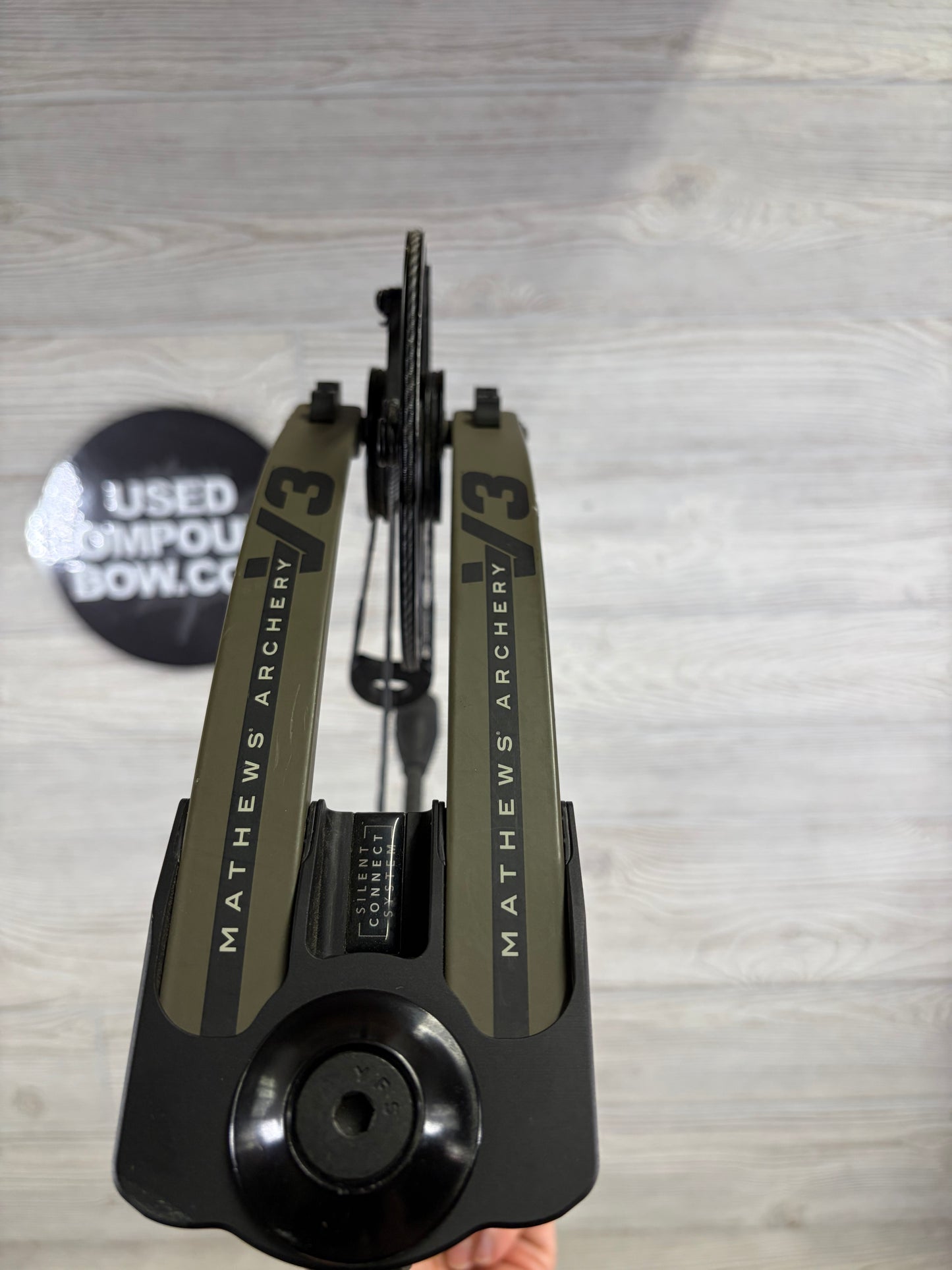 Used Mathews V3 27 Left Hand Ambush Green Bow