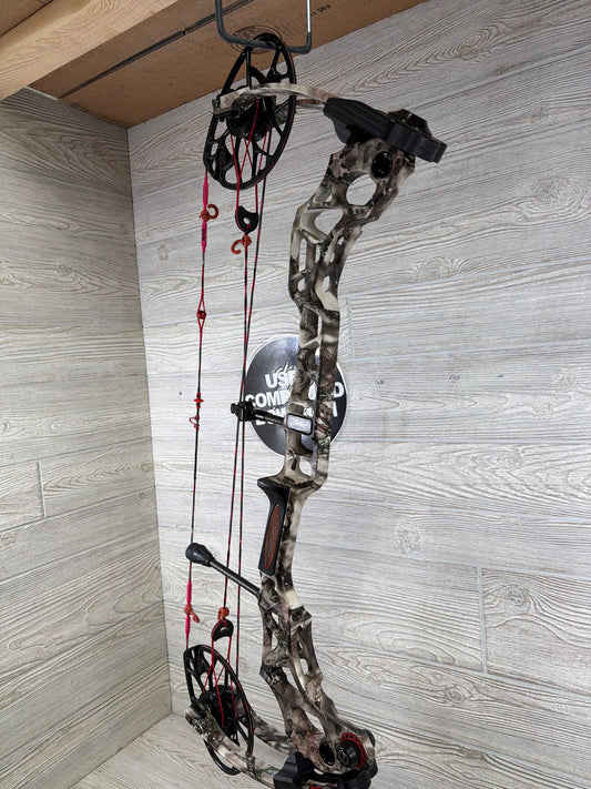 Mathews Triax 27" 70lb Left Hand Lost XD Camo