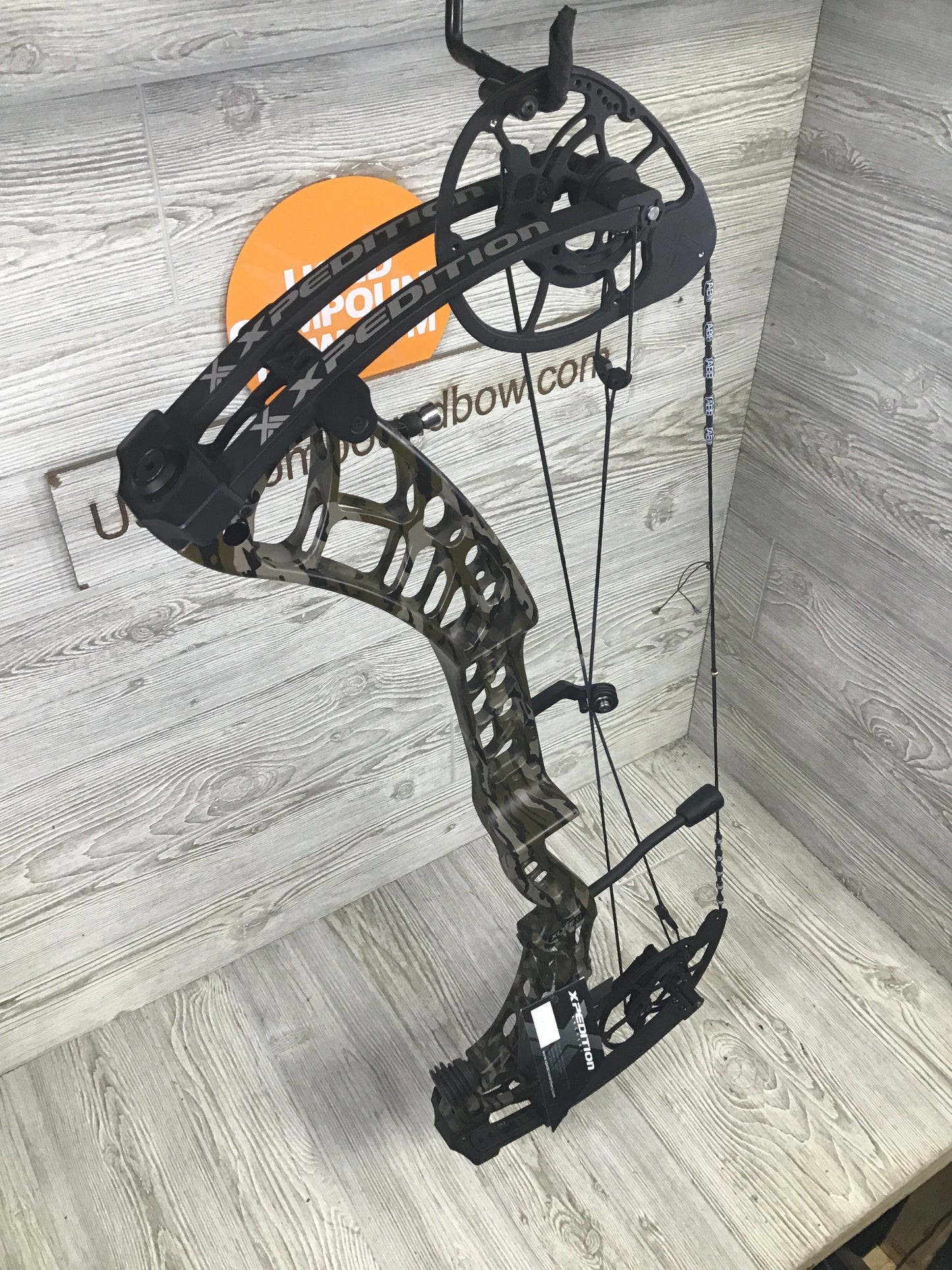 New Xpedition Xlite 31 60-70# Mossy Oak Bottomlands Right Handed